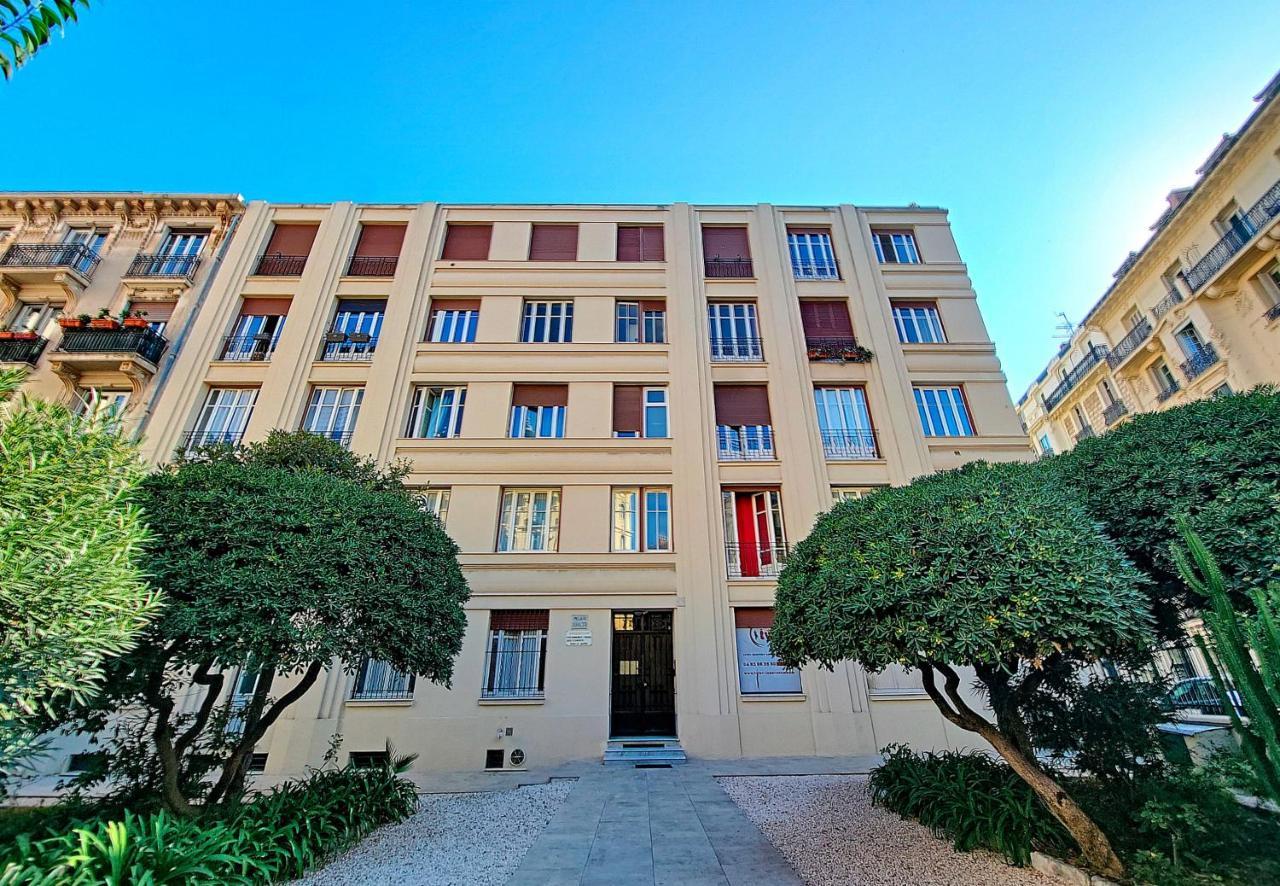 Nestor&jeeves - Bleu Buffa - Location * Nice