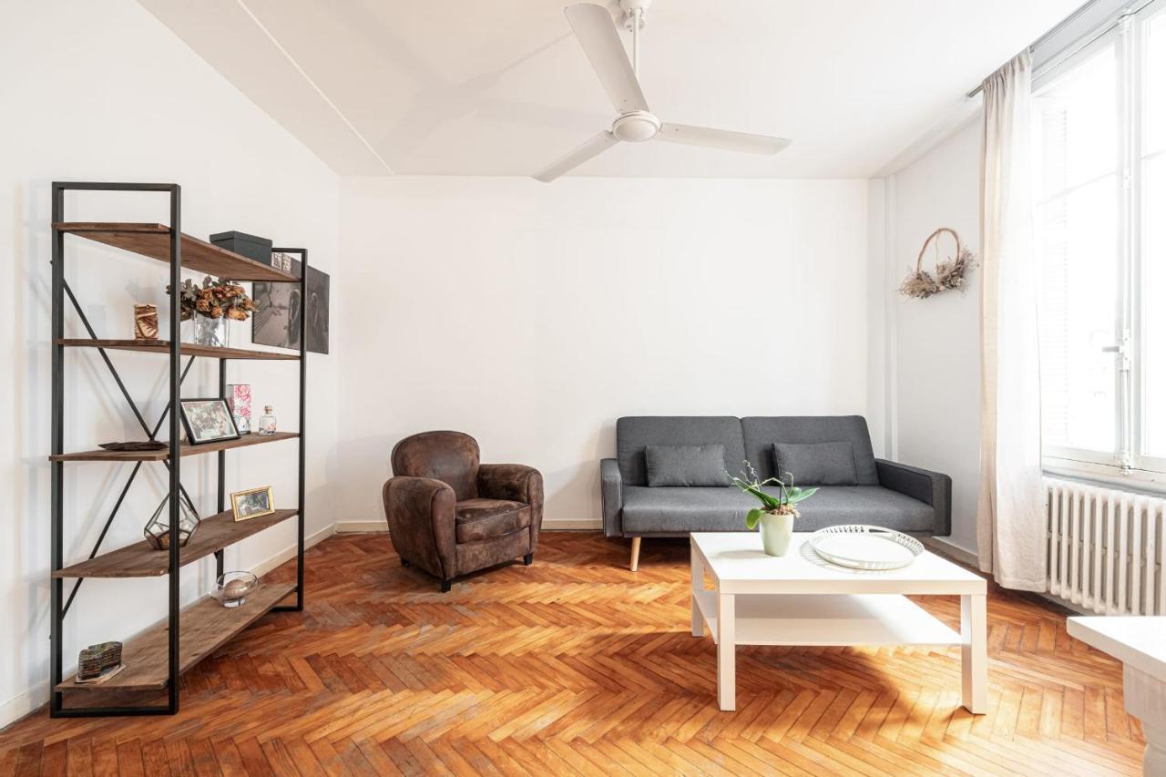 Spacious And Elegant With Sunny Terrace Apartment