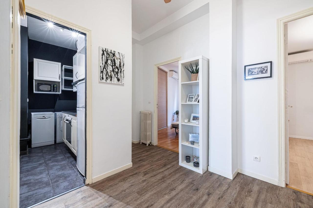 Spacious And Elegant With Sunny Terrace Apartment