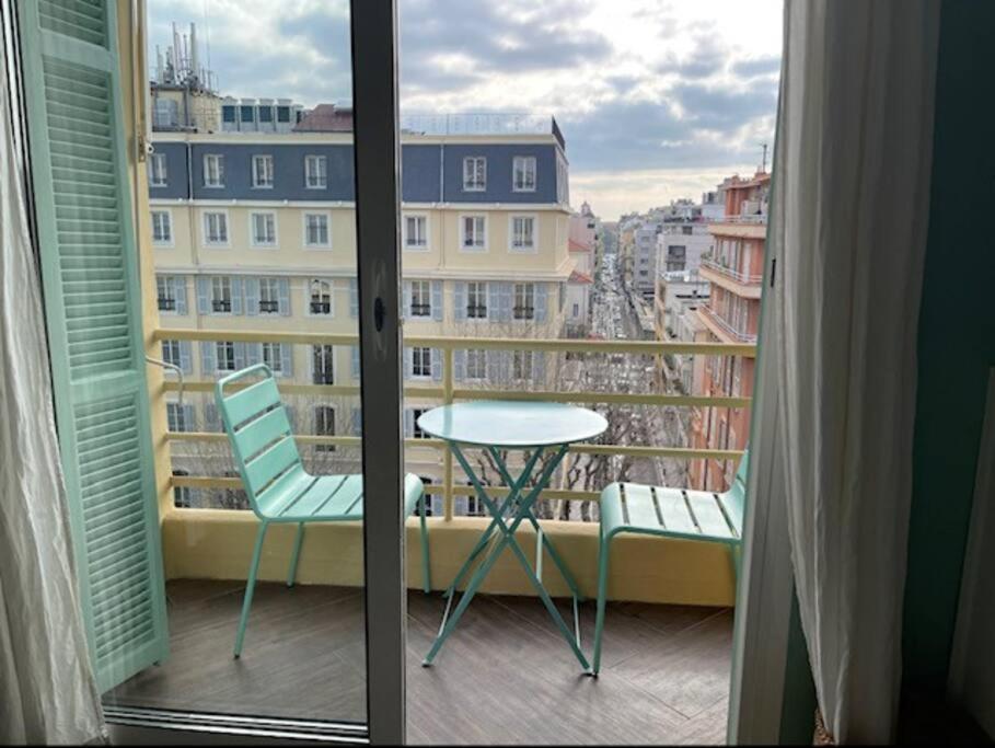 Happy Apartment *