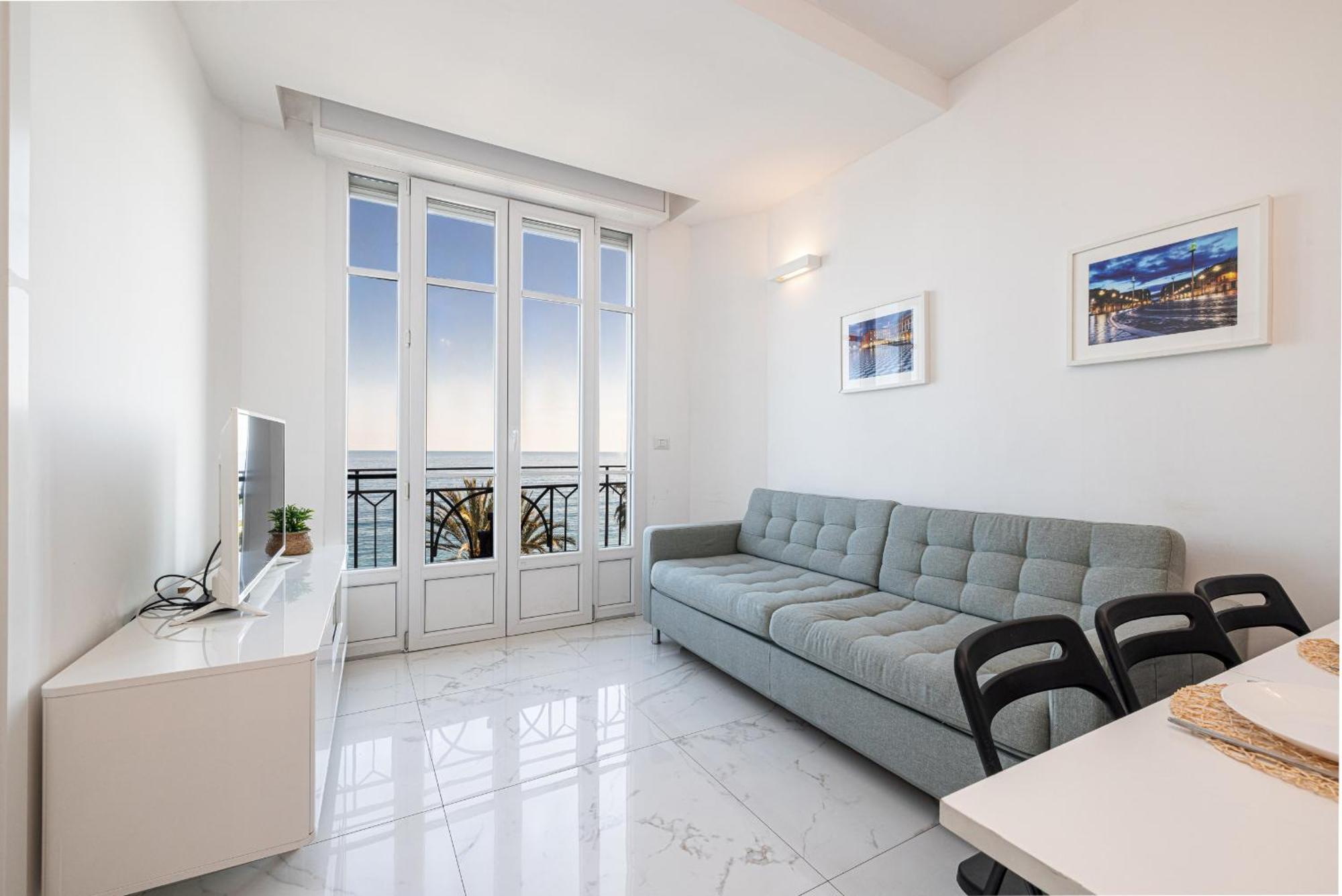 Apartment Sea View - 2 Bdr Promenade Des Nice