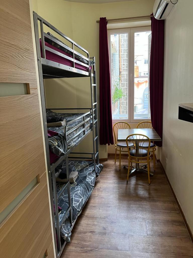 Hostel Lyonnais Nice