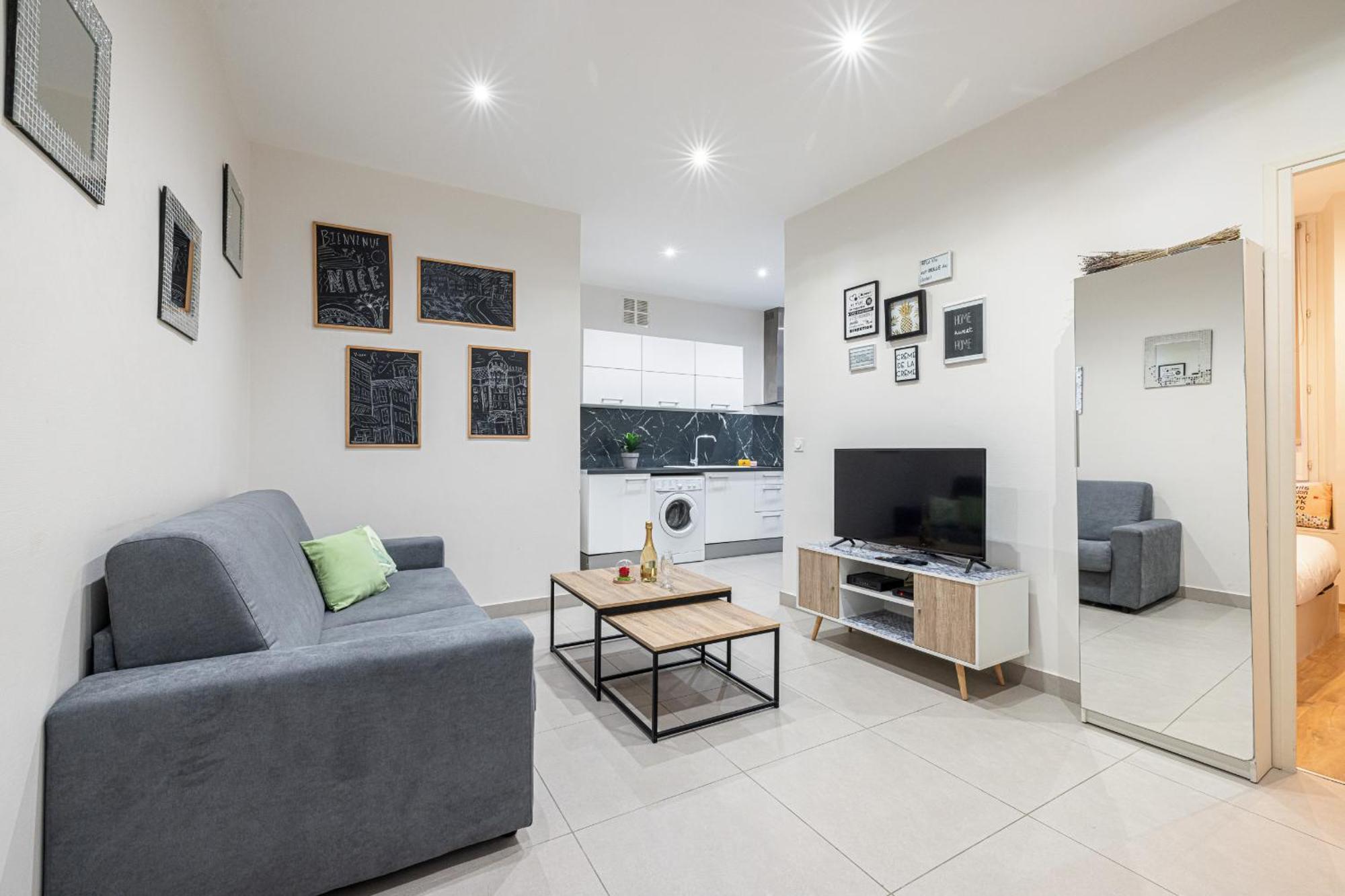 Charming 1 Bdr Old Town *