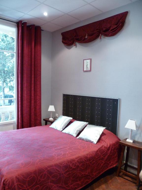 Hotel Victor Hugo 2*