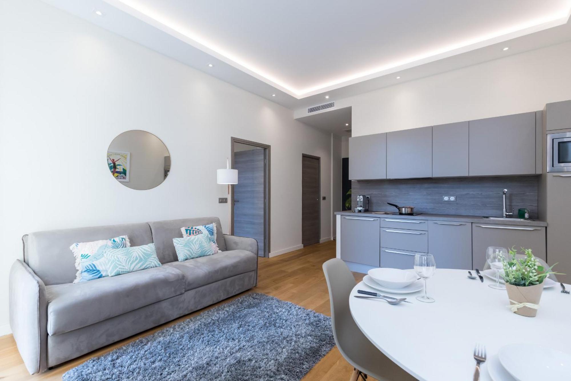Brand New 1 Bdr Place Du Pin Apartment