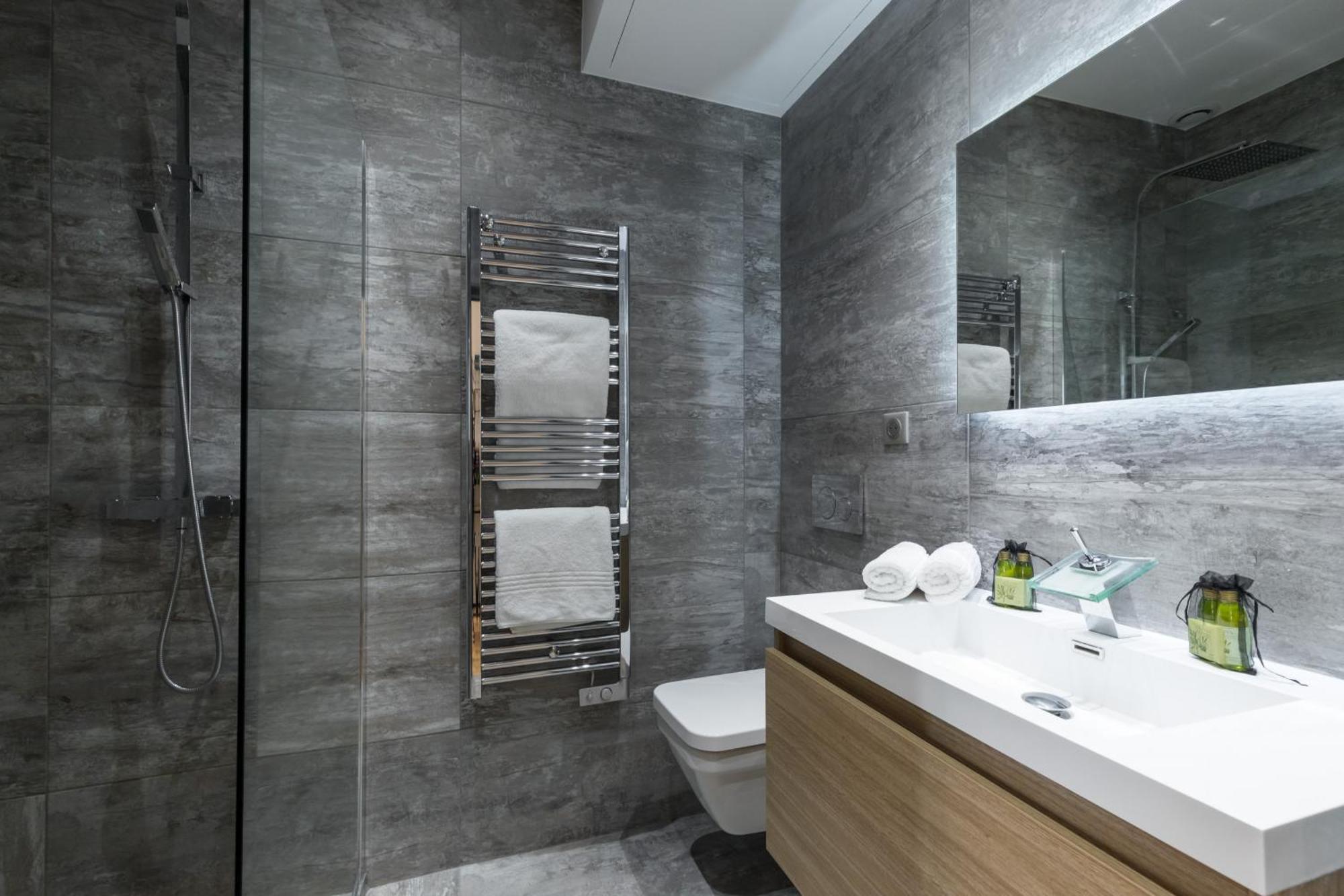 Brand New 1 Bdr Place Du Pin Apartment Nice