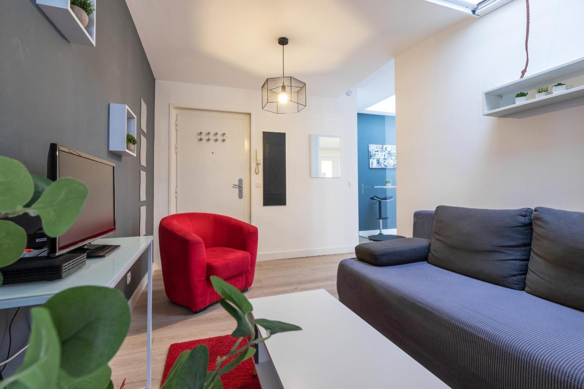 Magenta Square 1 Bdr With Ac Apartment Nice