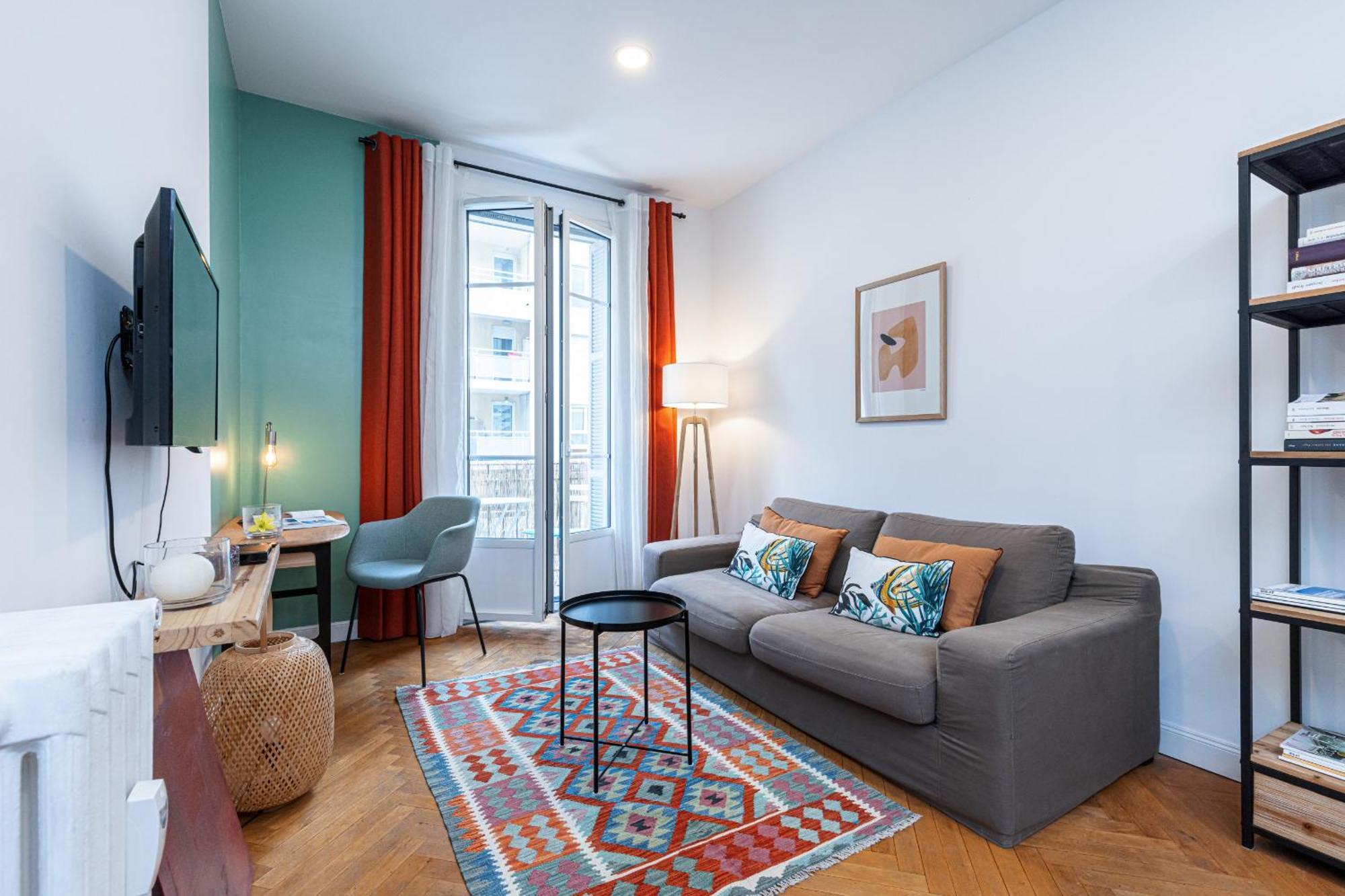 Cosy 1 Bdr Near Garibaldi Square Apartment *