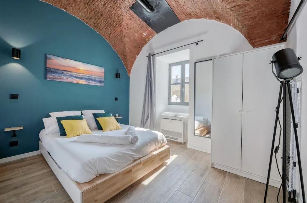 Apartment Superbe Au Coeur Du Vieux ! Nice