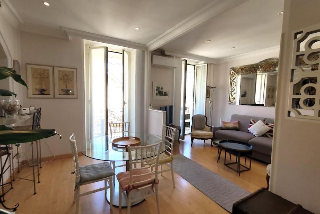 From 1882, Romantic Flat, In The Golden Square * Nice