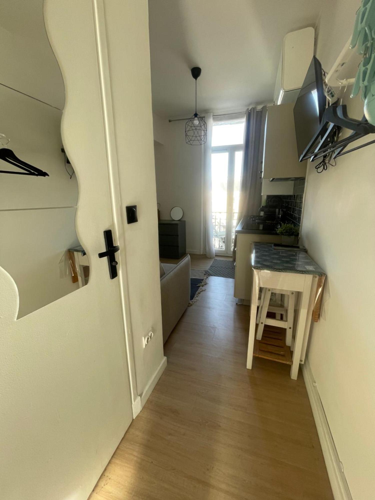 Cosy En Face De La Gare Apartment *