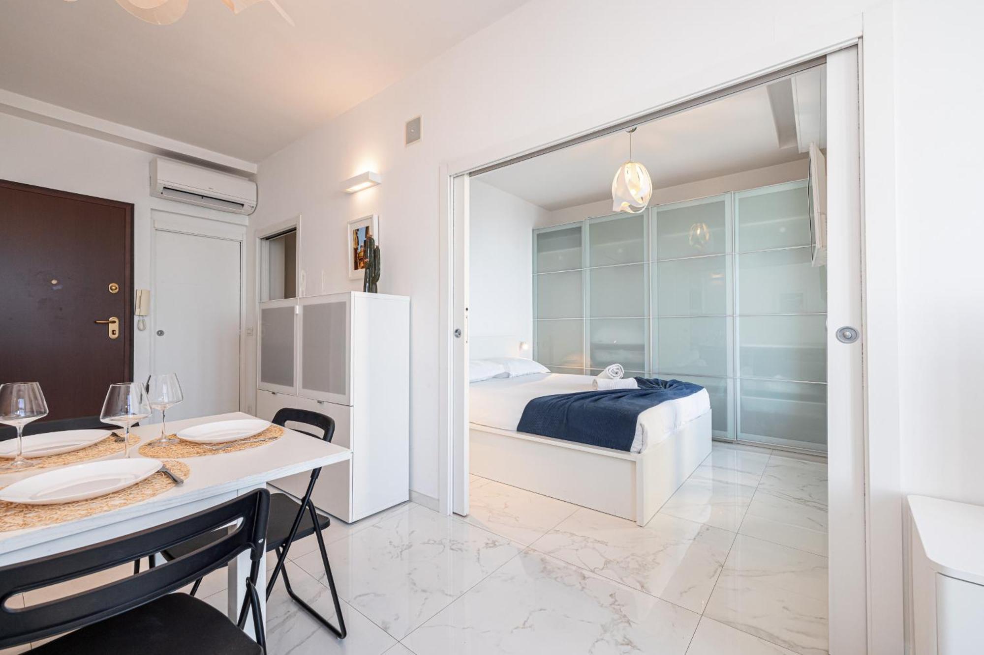 Sea View - 2 Bdr Promenade Des Apartment *