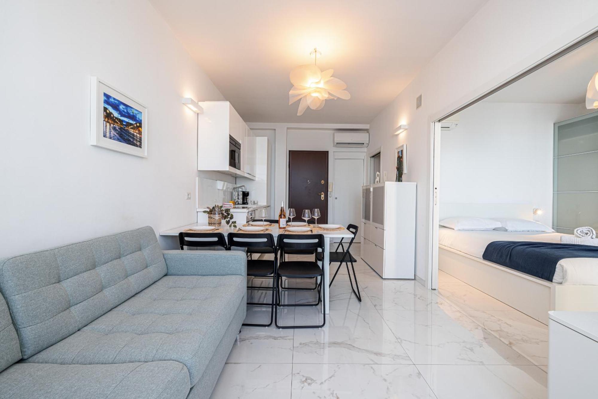 Apartment Sea View - 2 Bdr Promenade Des