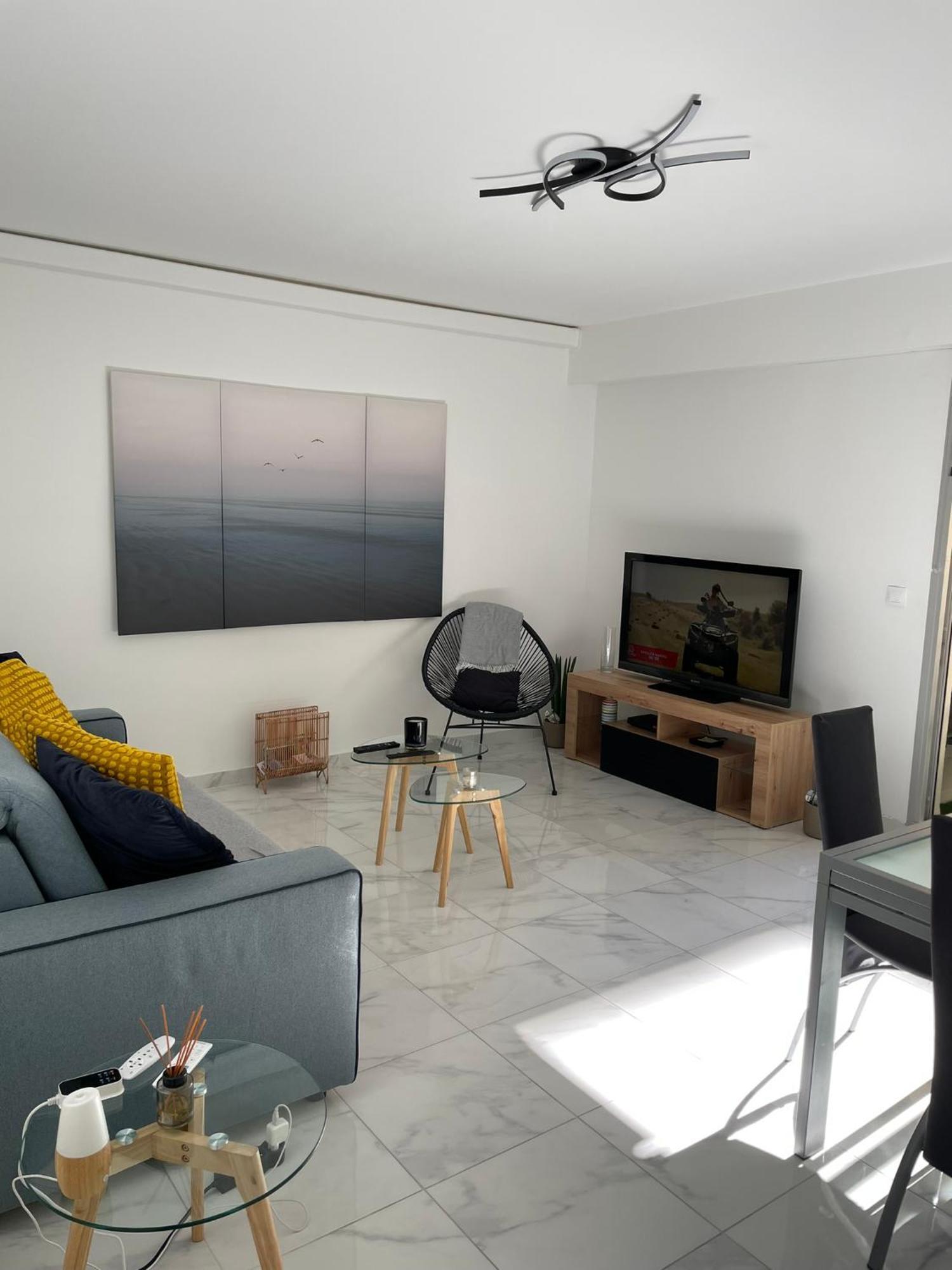 Superbe Carre Delfino Port De Appartement *