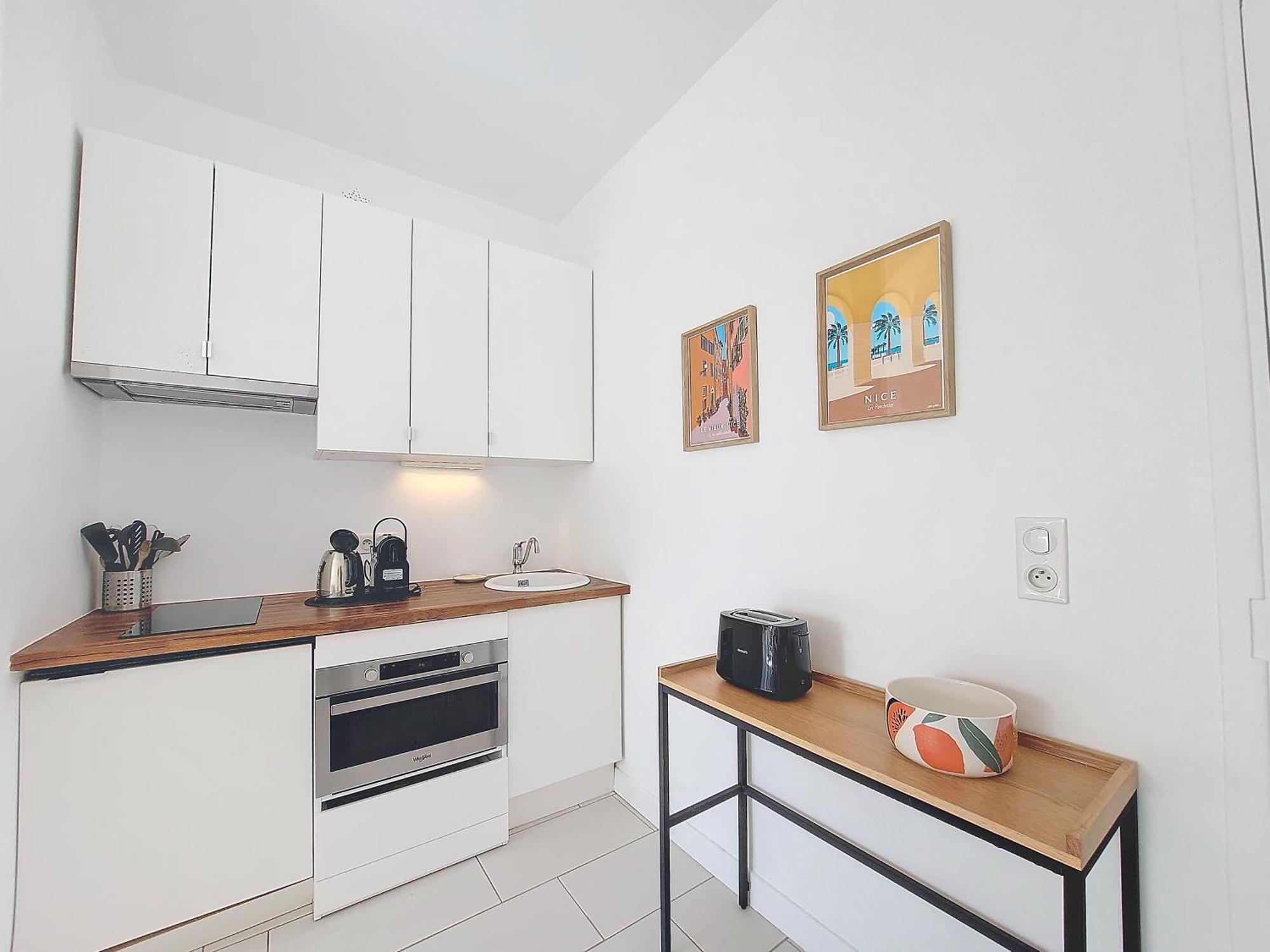 Nestor&jeeves - Riviera - - Very Close Sea *