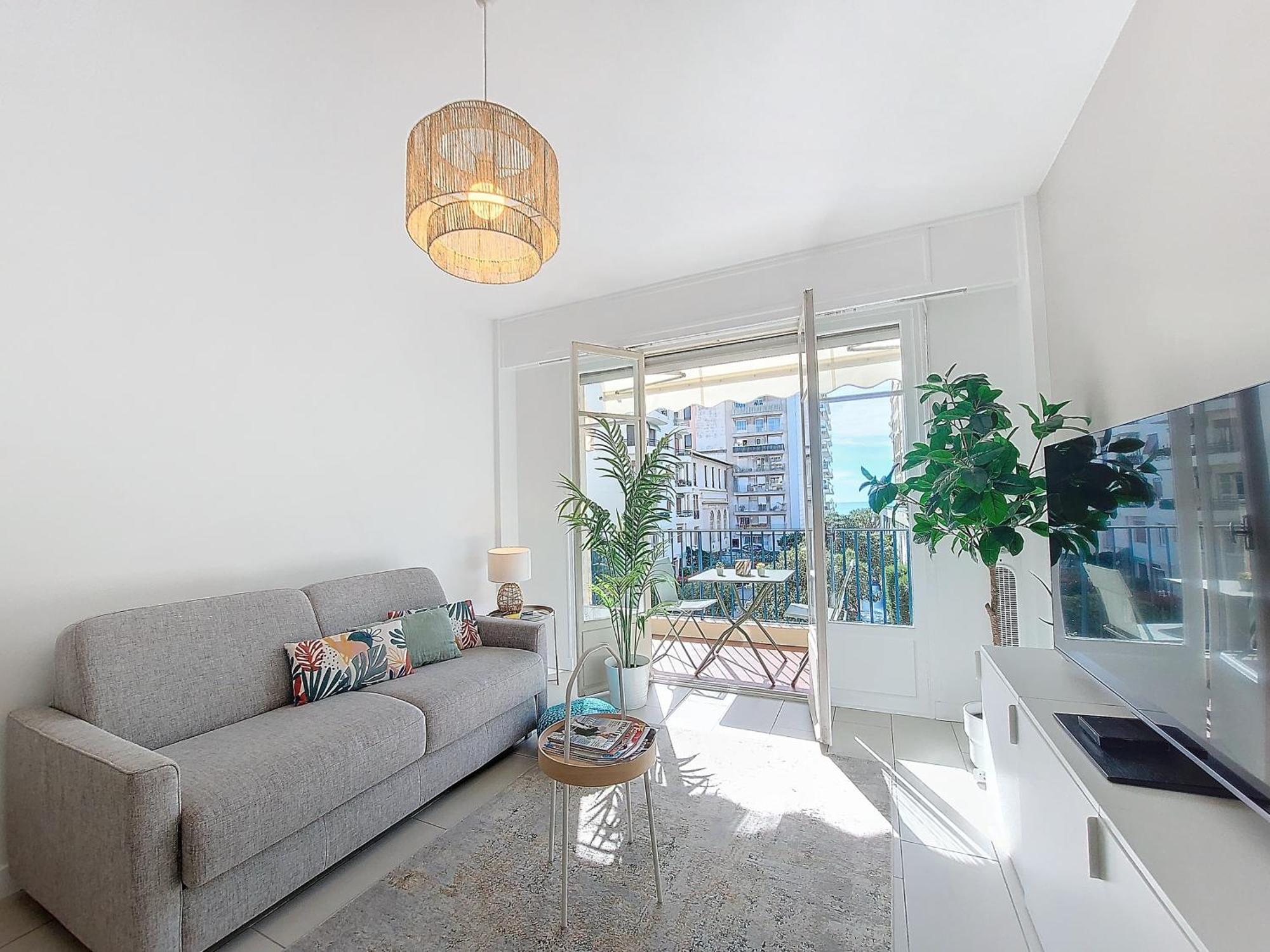 Nestor&jeeves - Riviera - - Very Close Sea *