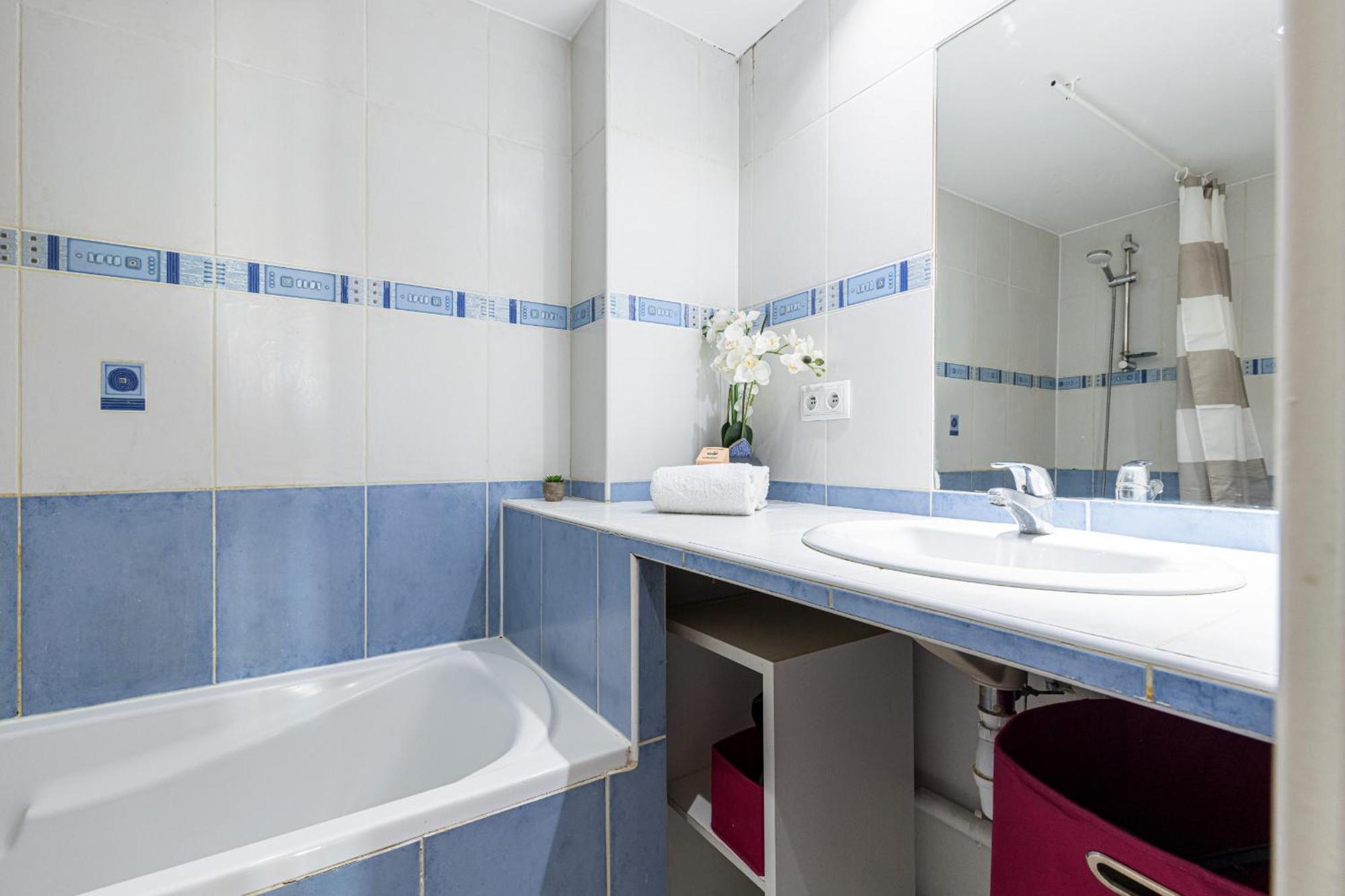 Large 3 Bdr Old Town - Ac Apartment Nice