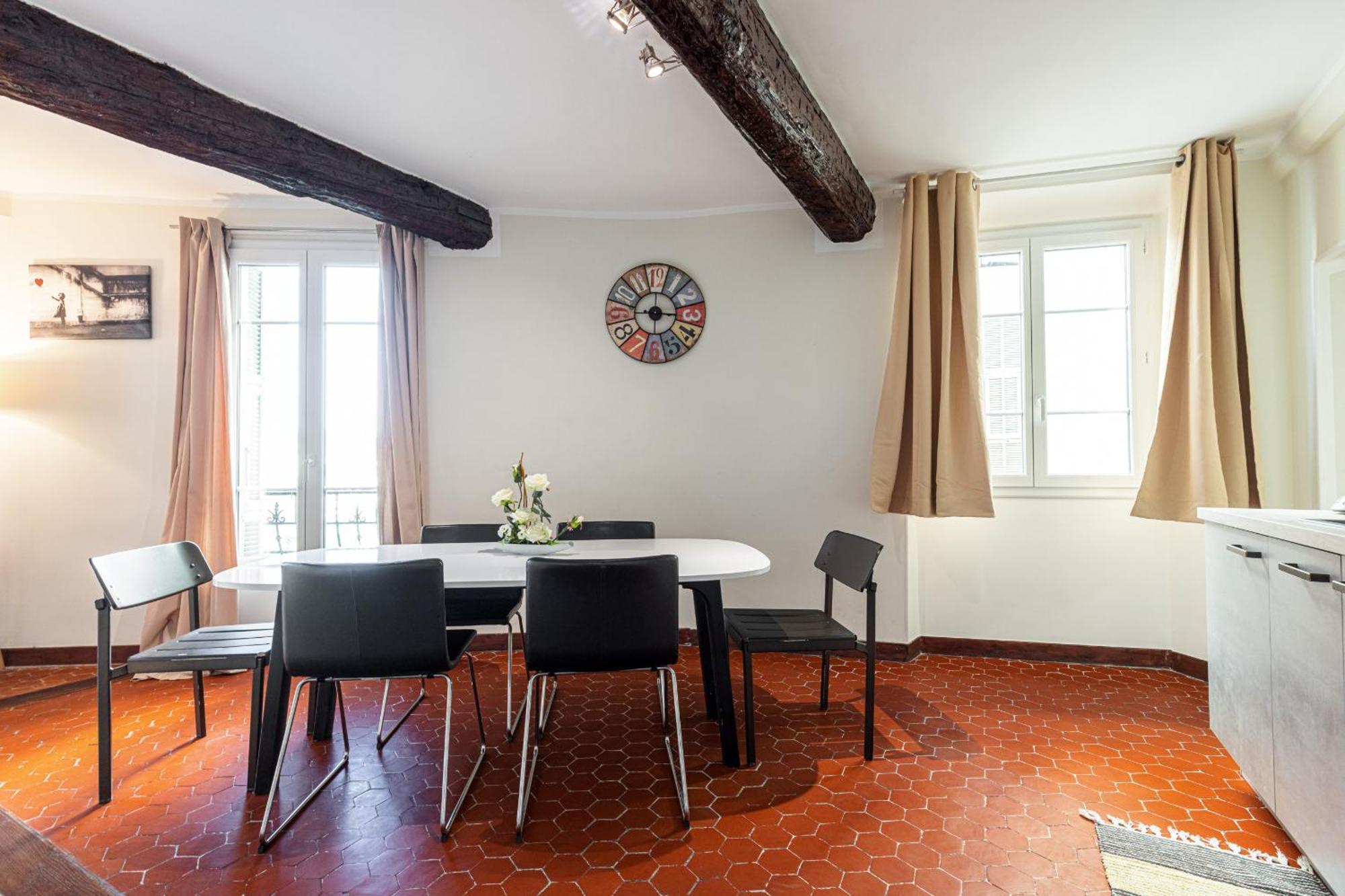 Large 3 Bdr Old Town - Ac Apartment *