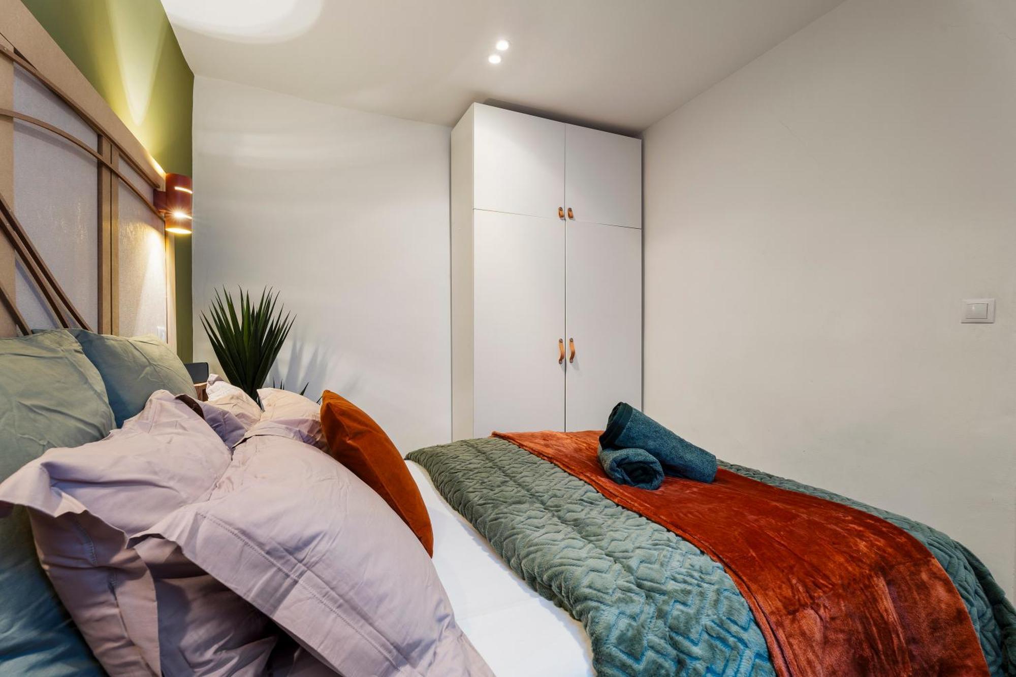 Renting - 9b Massena - Chic Escape In The Heart Of Comfort & Charm ! Apartment