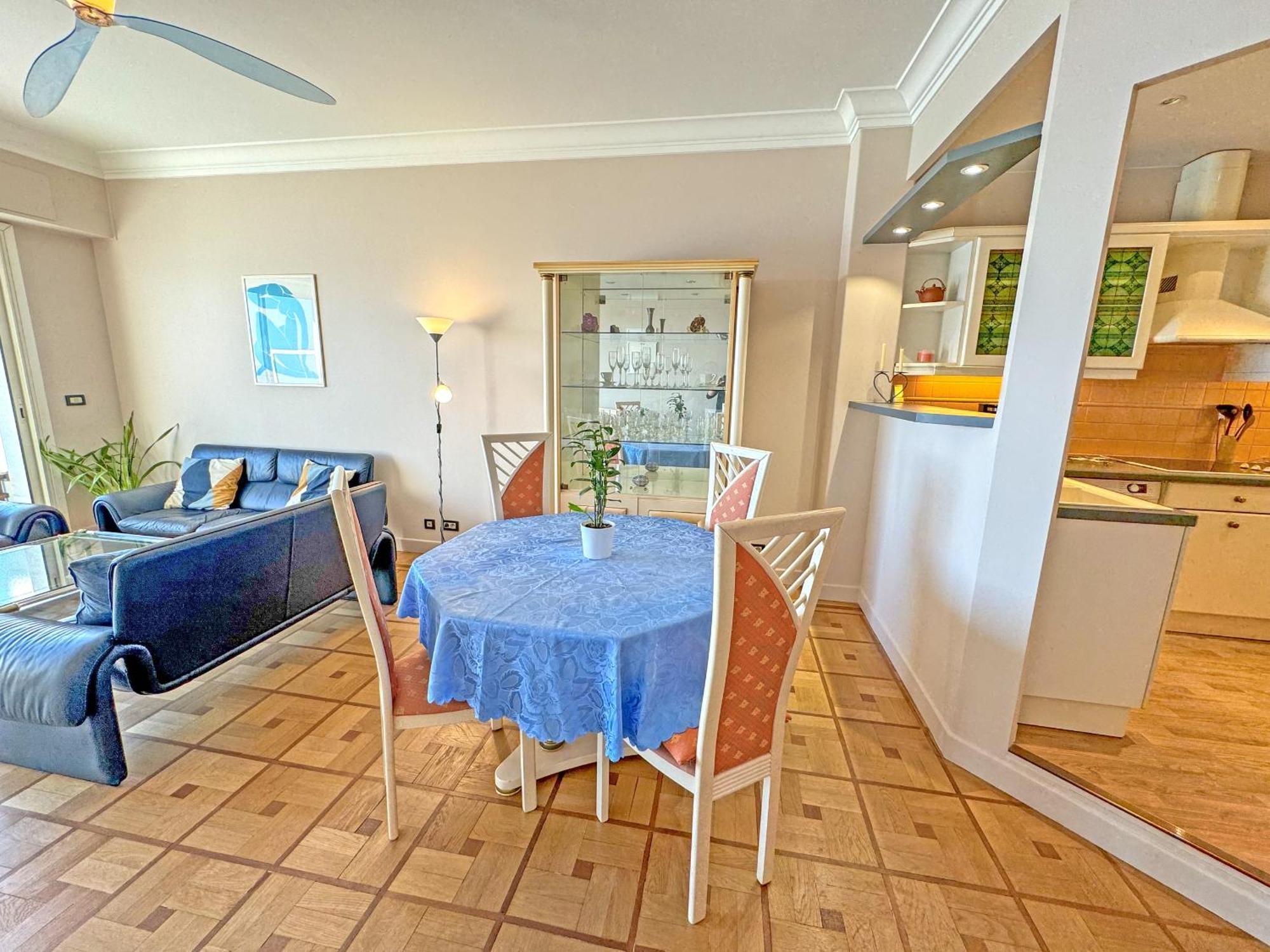 Cosy Sea Front France Apartment Nice