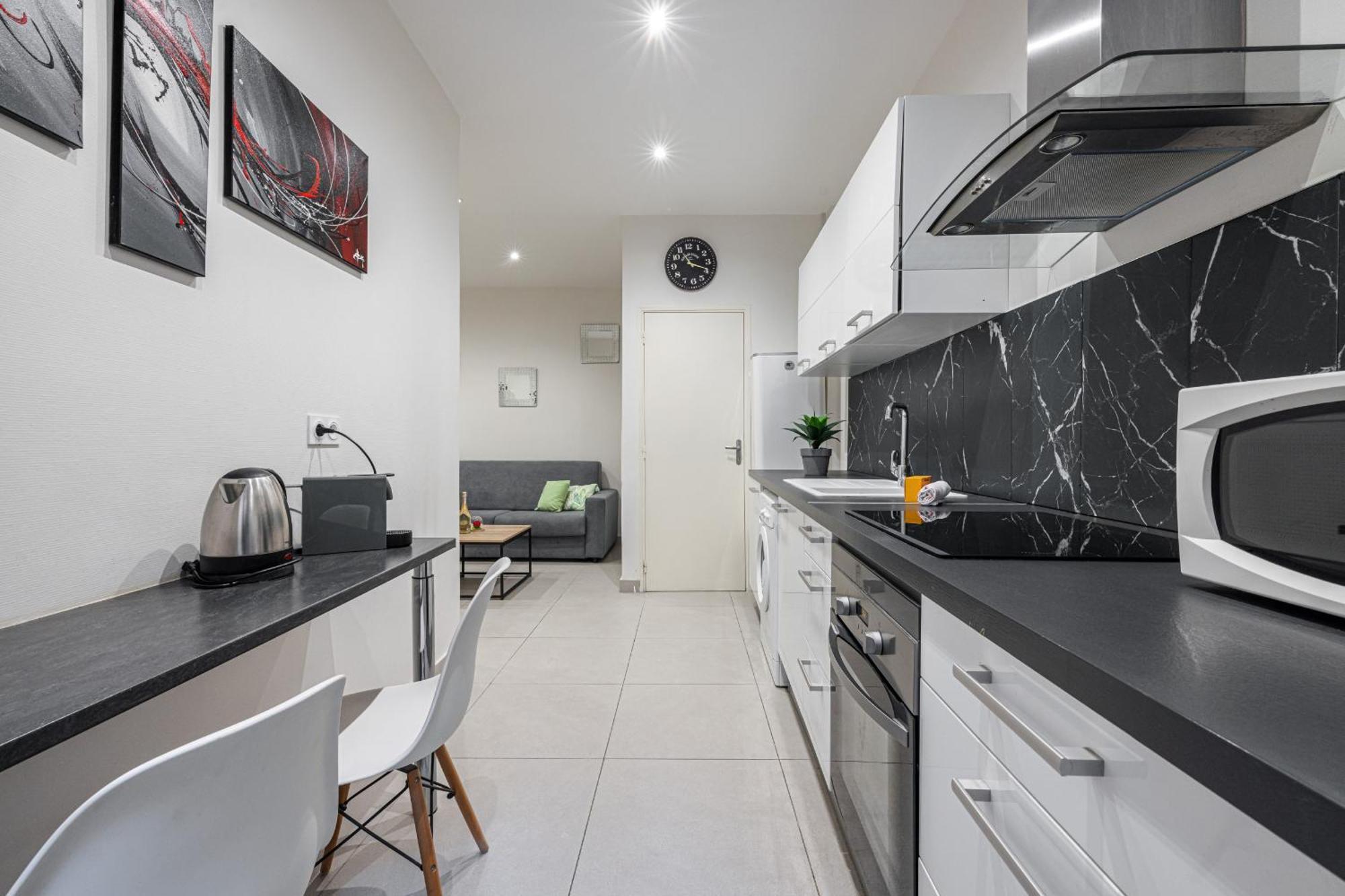 Charming 1 Bdr Old Town *