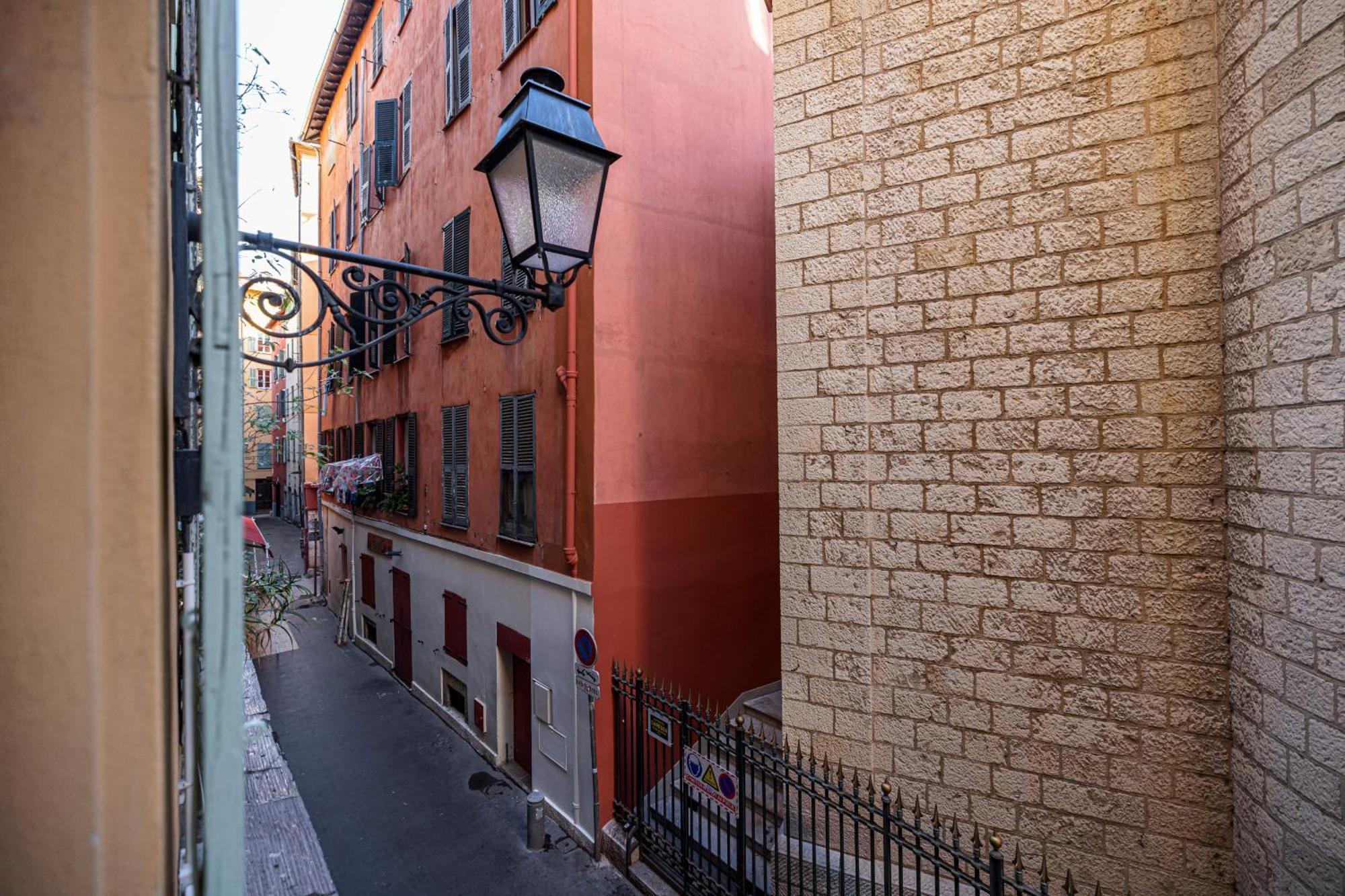 Charming 1 Bdr Old Town *