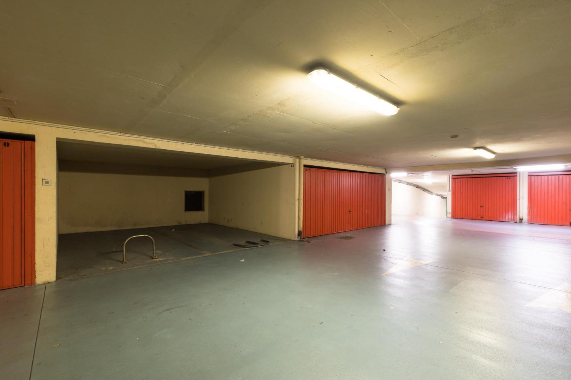 2 Bdrs & Parking In The Old Town ! Apartamento *