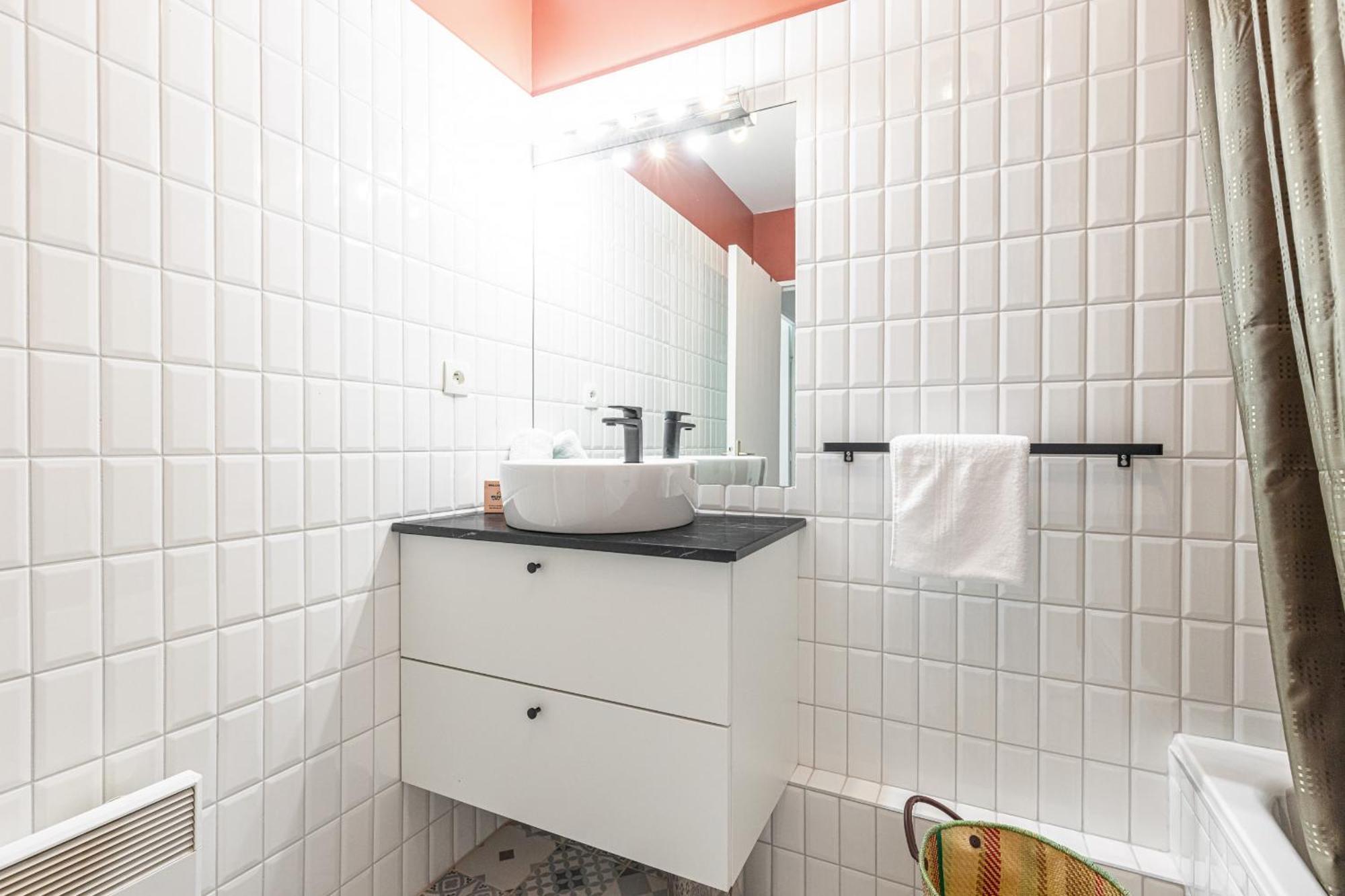 Apartamento 2 Bdrs & Parking In The Old Town ! *