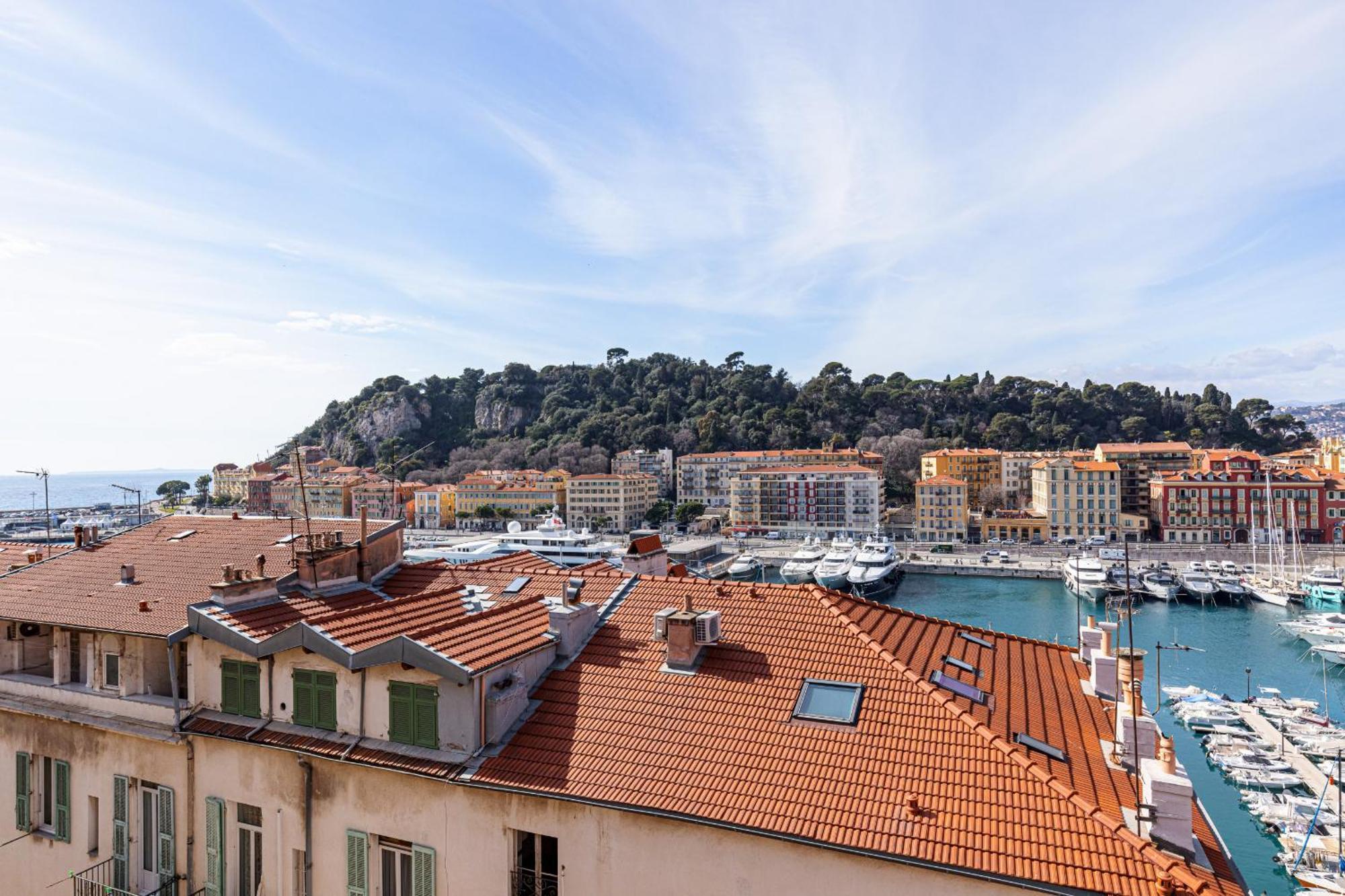Apartamento Extraordinary View On Port And Castle Hill - 1 Bdr & Parking