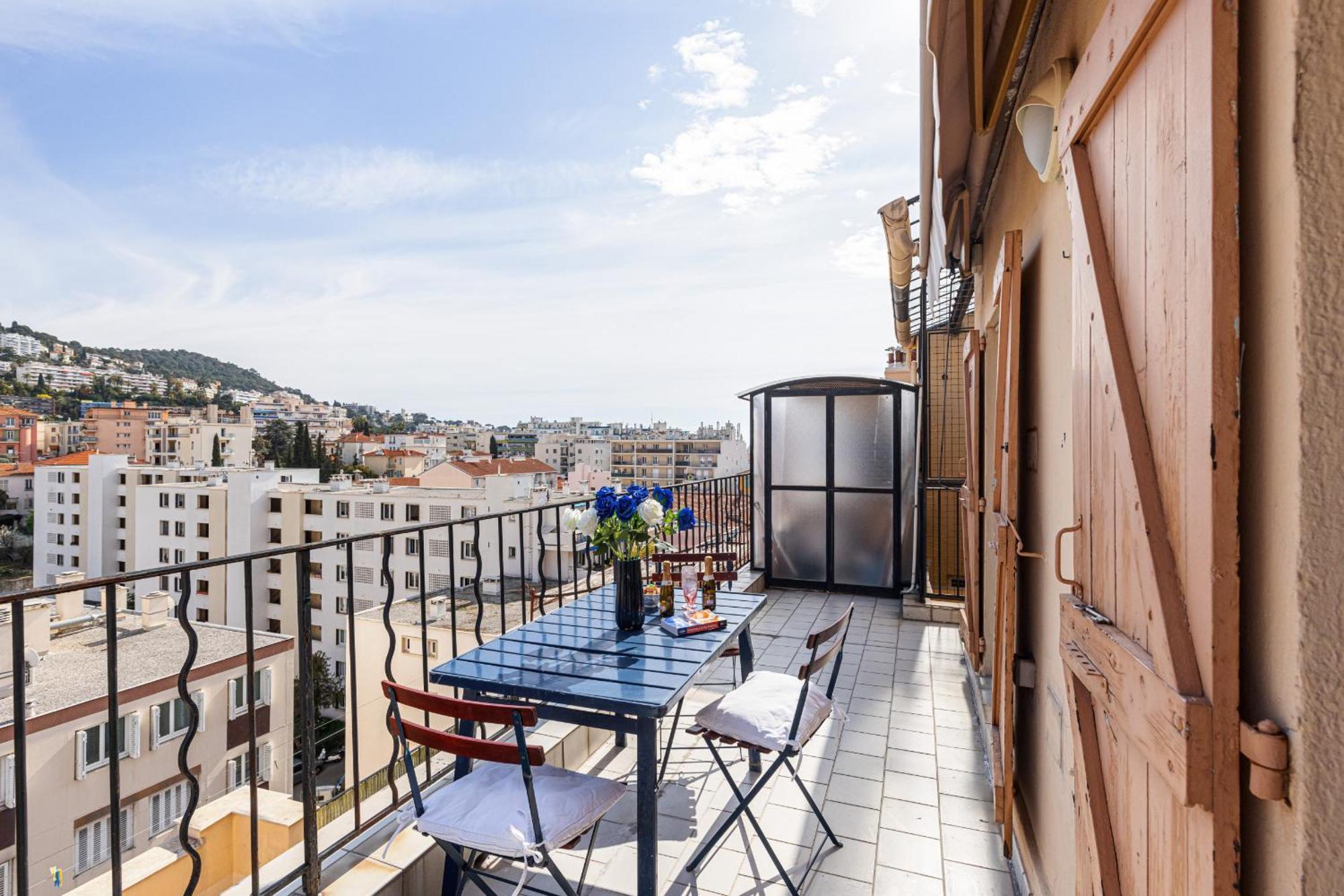 Extraordinary View On Port And Castle Hill - 1 Bdr & Parking Apartamento