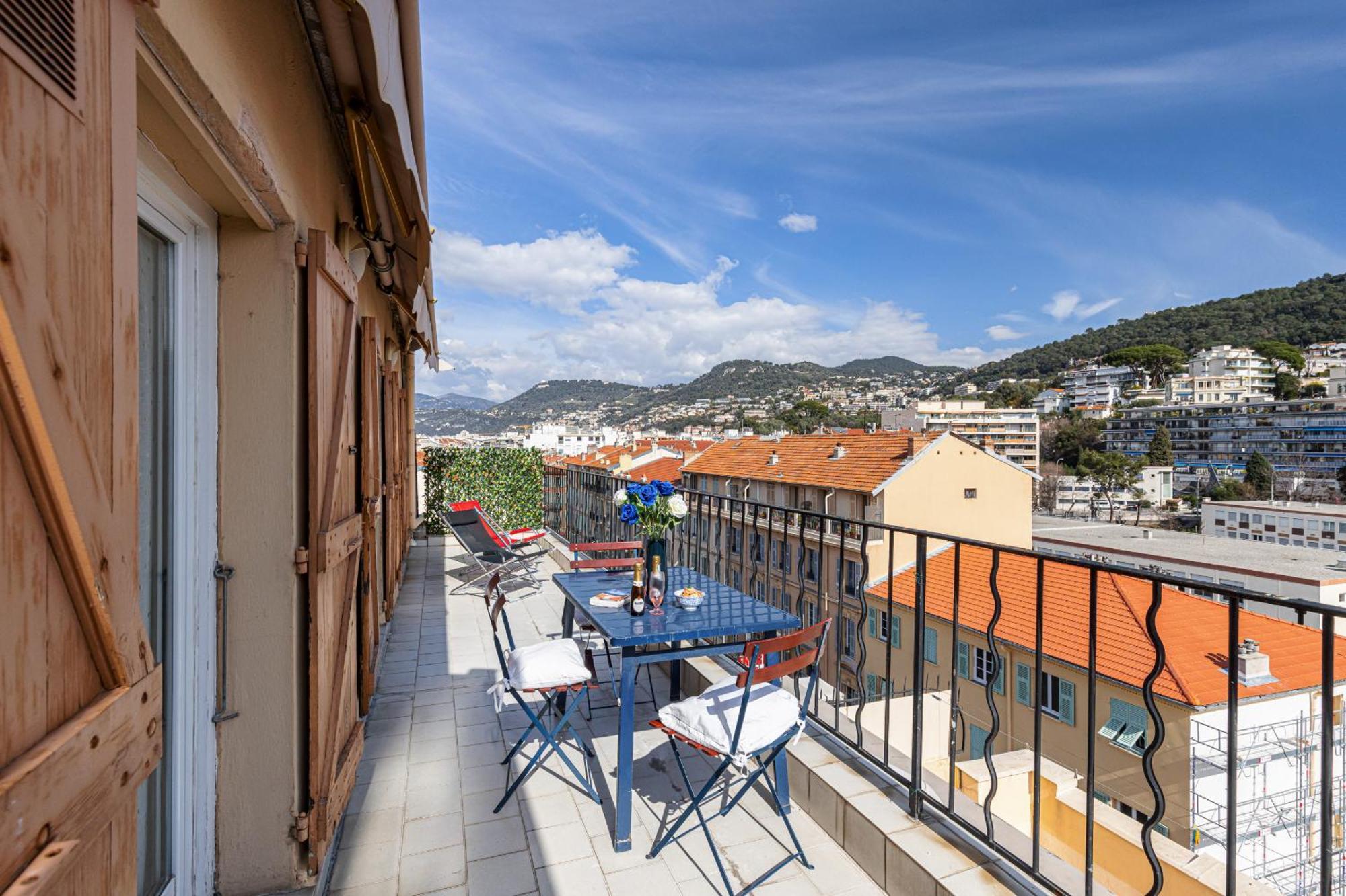 Apartamento Extraordinary View On Port And Castle Hill - 1 Bdr & Parking