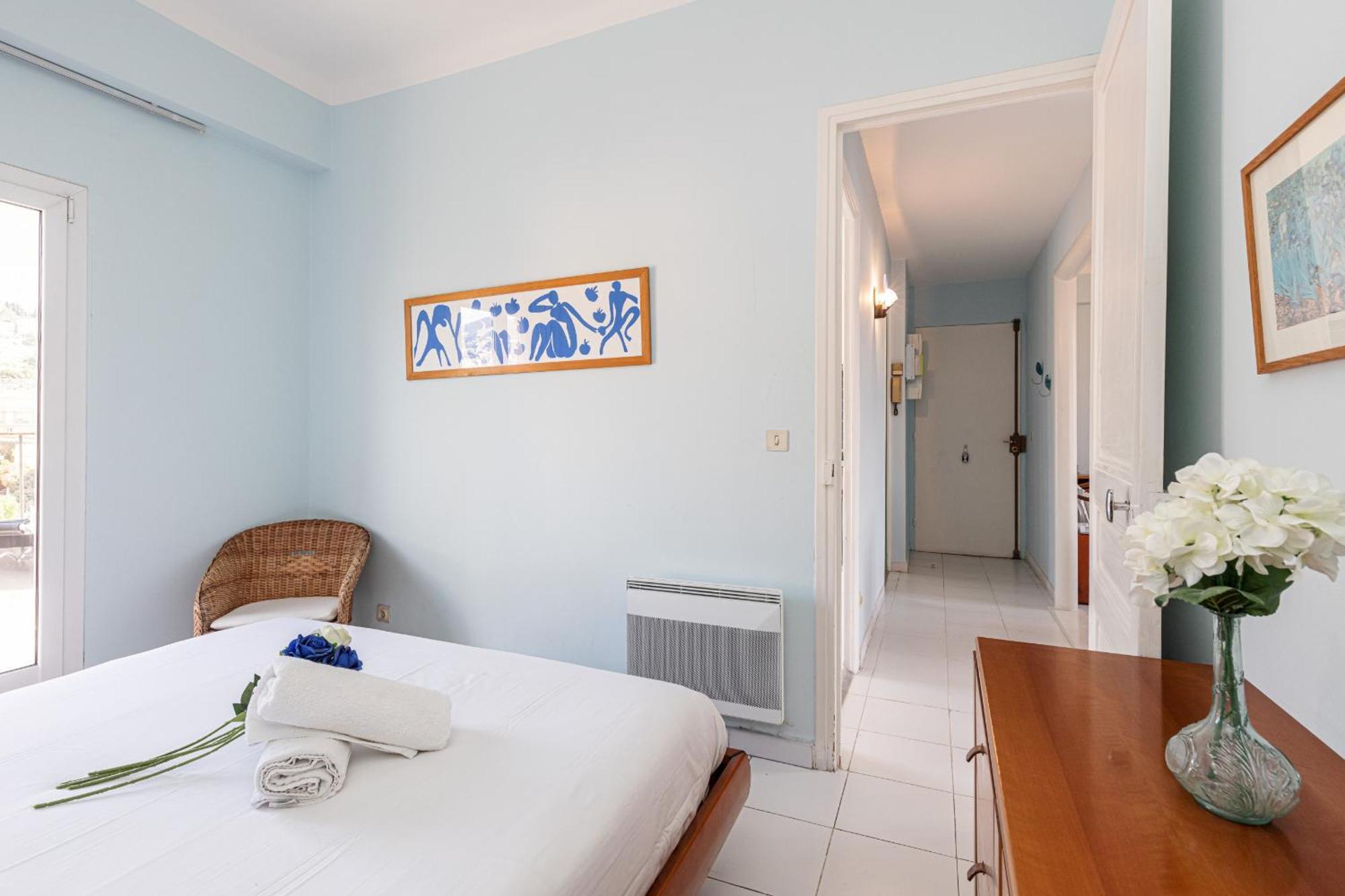 Extraordinary View On Port And Castle Hill - 1 Bdr & Parking *