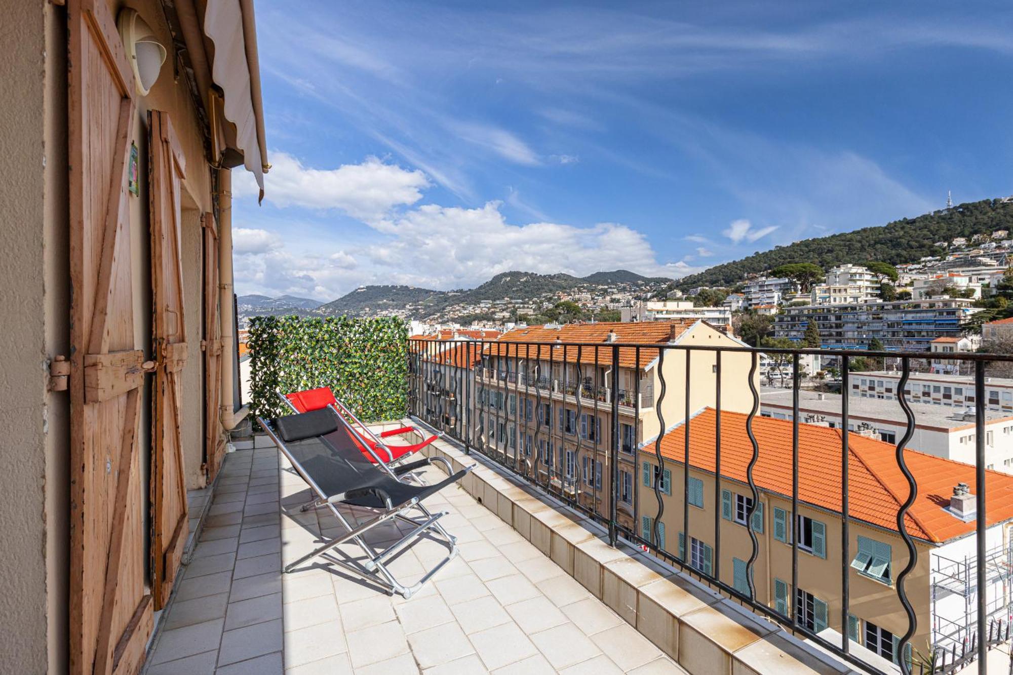 Apartamento Extraordinary View On Port And Castle Hill - 1 Bdr & Parking Nice