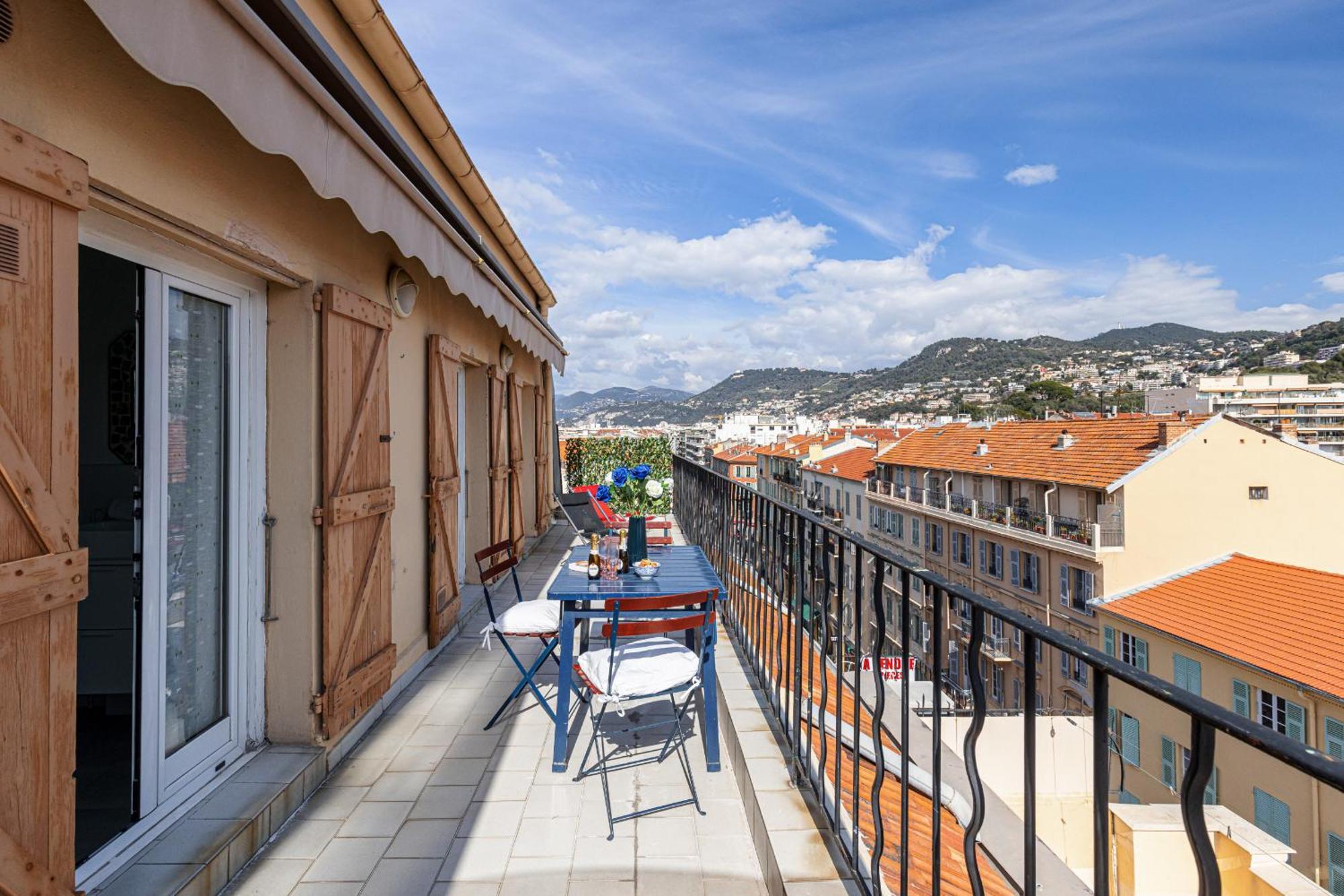 Extraordinary View On Port And Castle Hill - 1 Bdr & Parking Appartement Nice