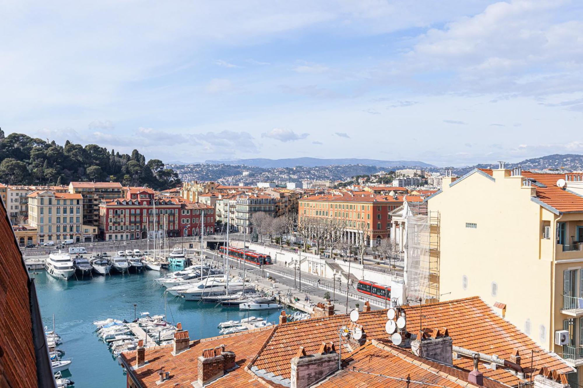 Apartamento Extraordinary View On Port And Castle Hill - 1 Bdr & Parking *