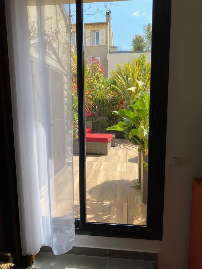 Exceptional Terrace In Center Of * Nice