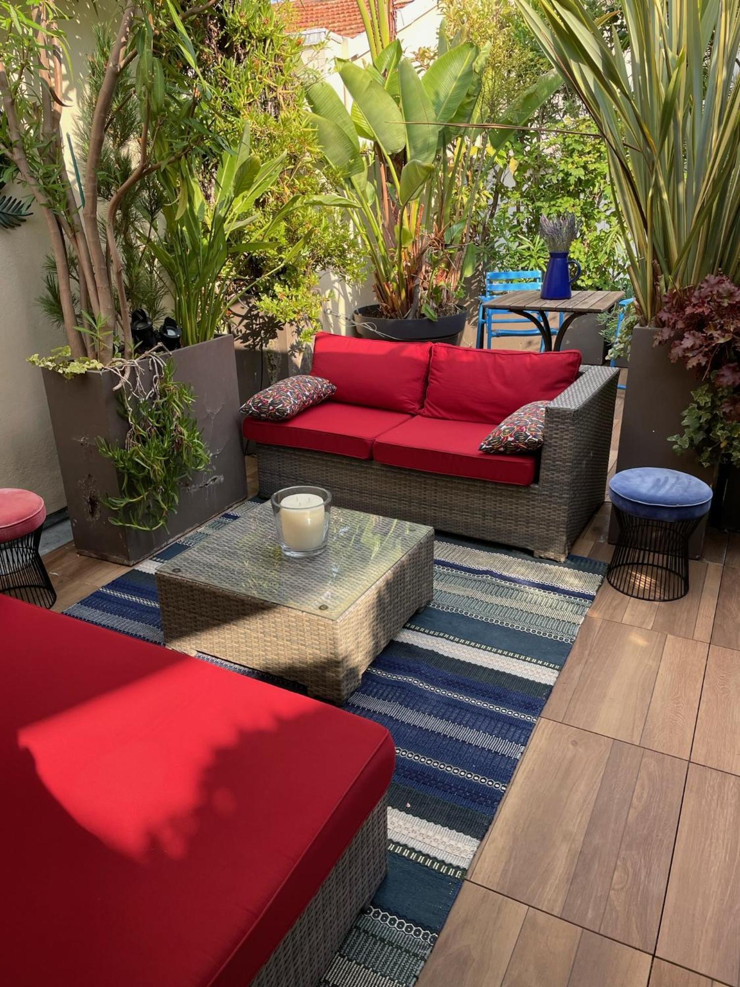 Exceptional Terrace In Center Of