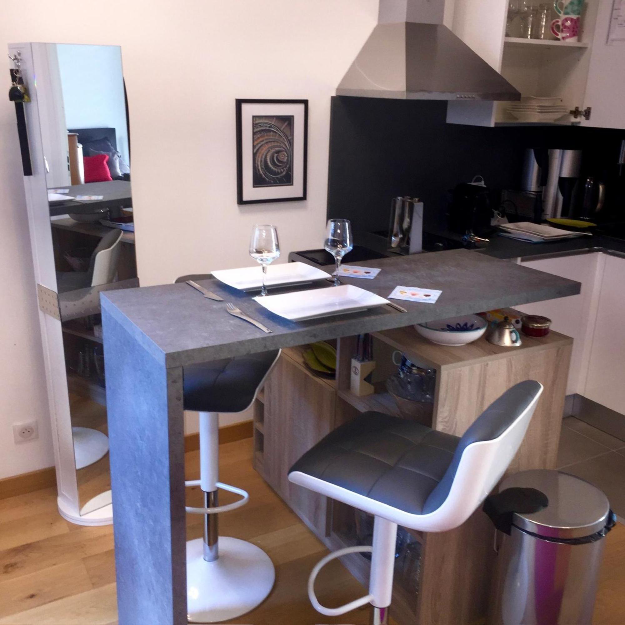 Exceptional Terrace In Center Of *