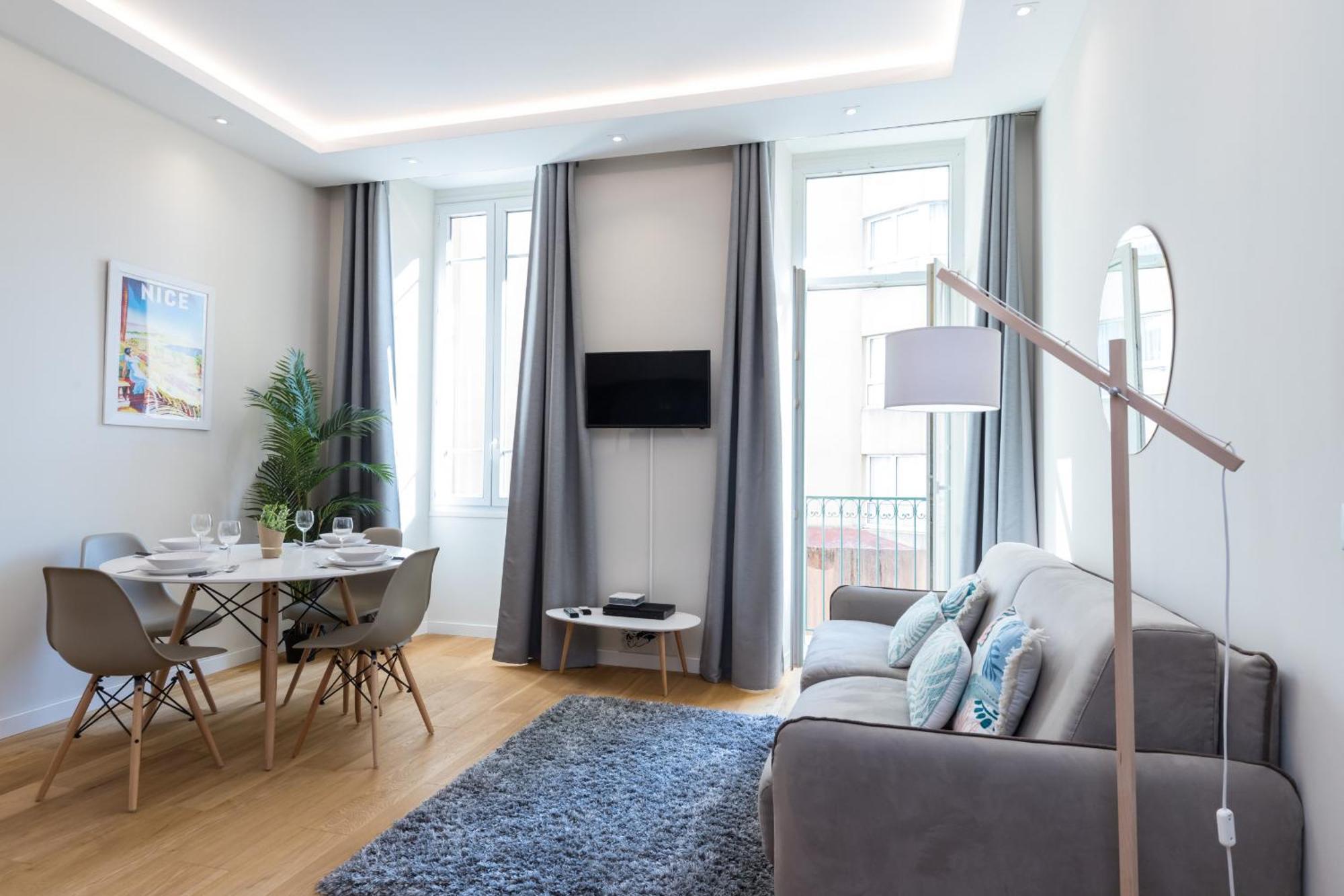 Apartment Brand New 1 Bdr Place Du Pin