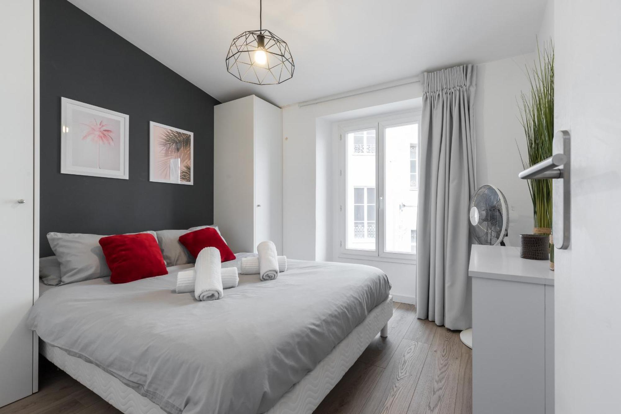 Magenta Square 1 Bdr With Ac Apartment