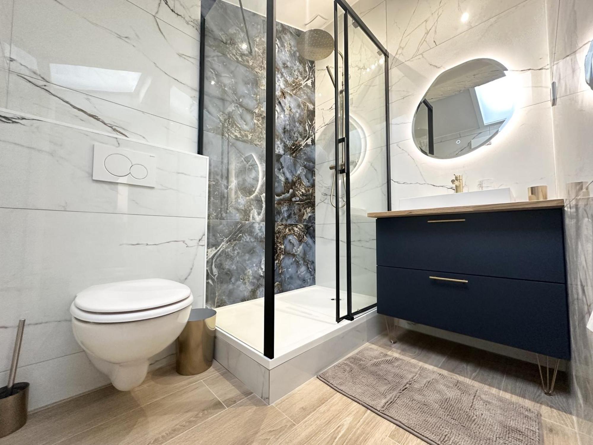 Elegant Mansarde-place Du Pin Appartement Nice