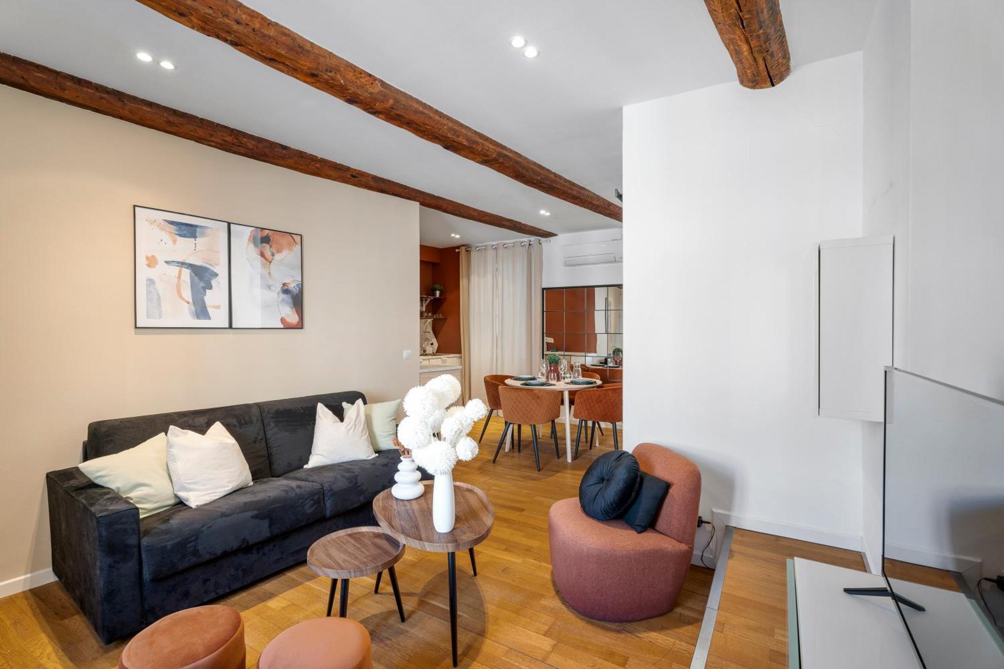 Renting - 9b Massena - Chic Escape In The Heart Of Comfort & Charm ! Apartment *