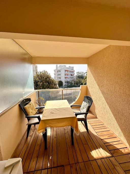 Aime Marin - - Belle Avec Terrasse Et Piscine