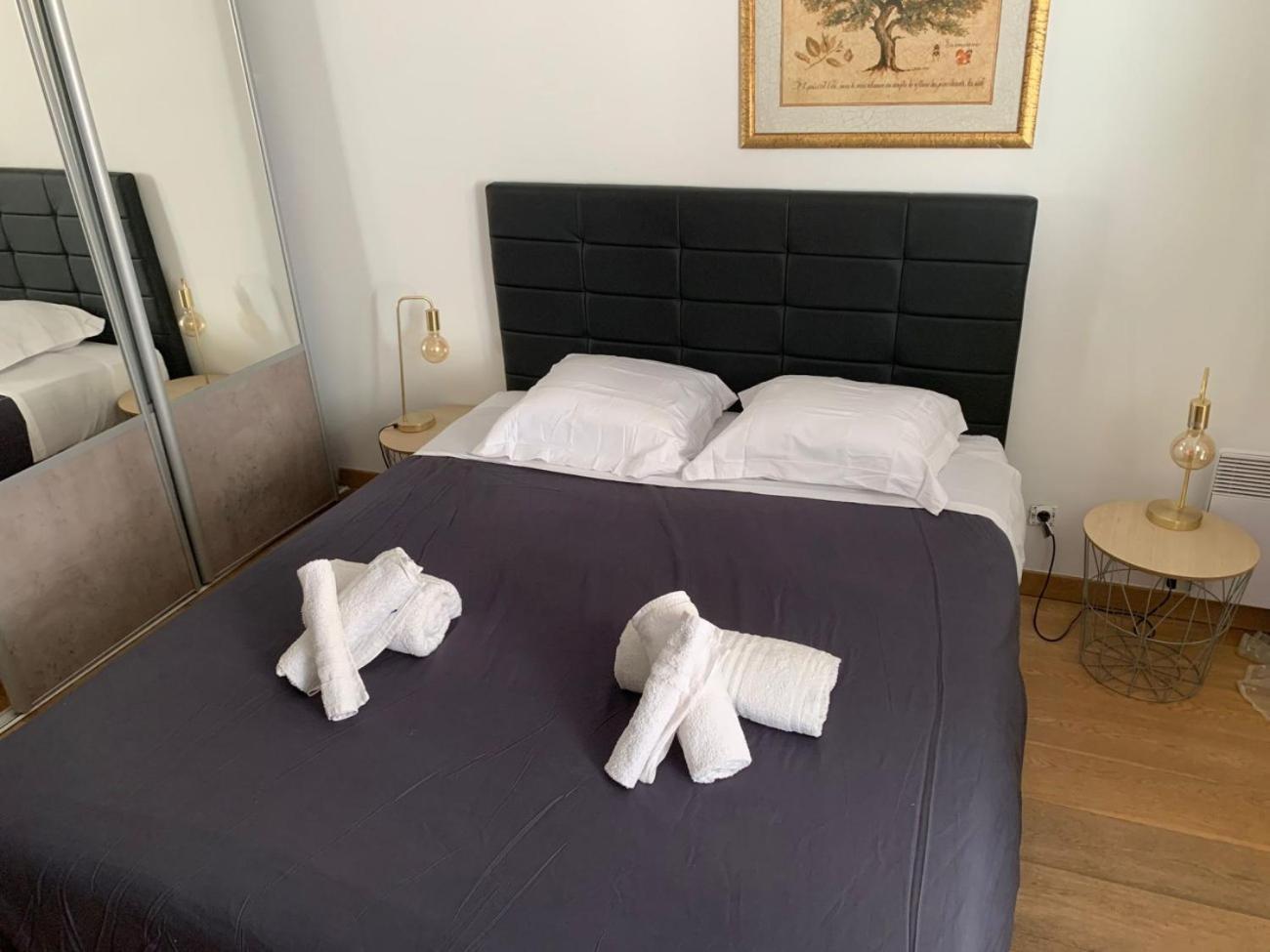 Apartment Chez Chebil In Rue Halevy - Near The Sea *