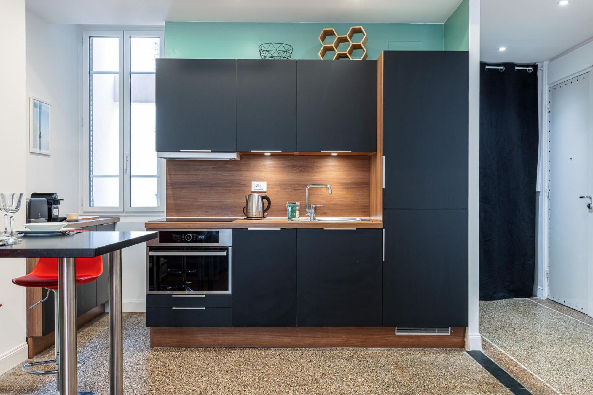 Cosy 1 Bdr Near Garibaldi Square *