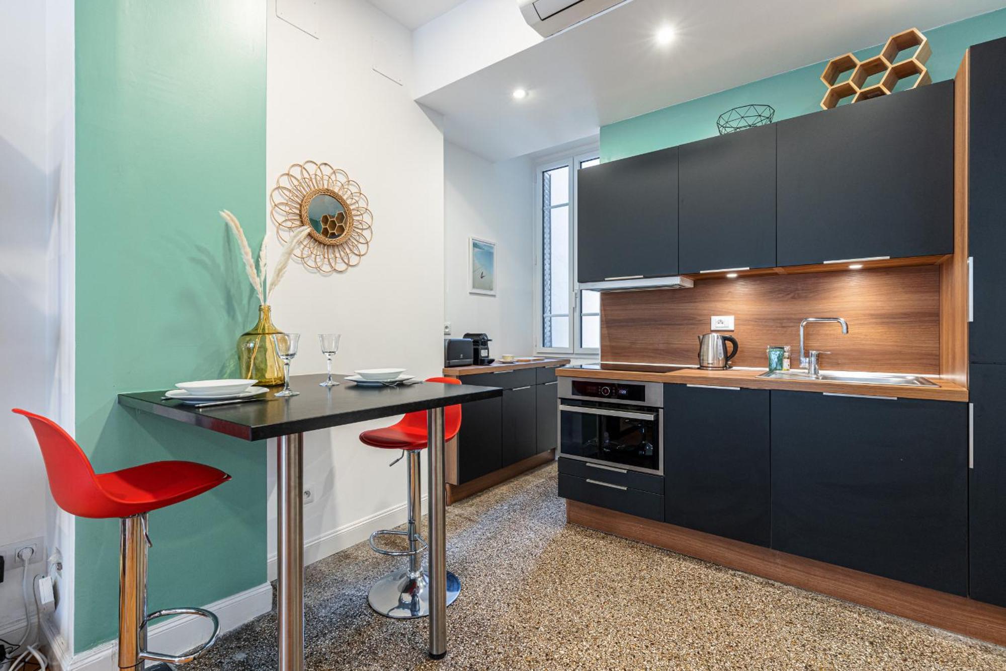 Cosy 1 Bdr Near Garibaldi Square *