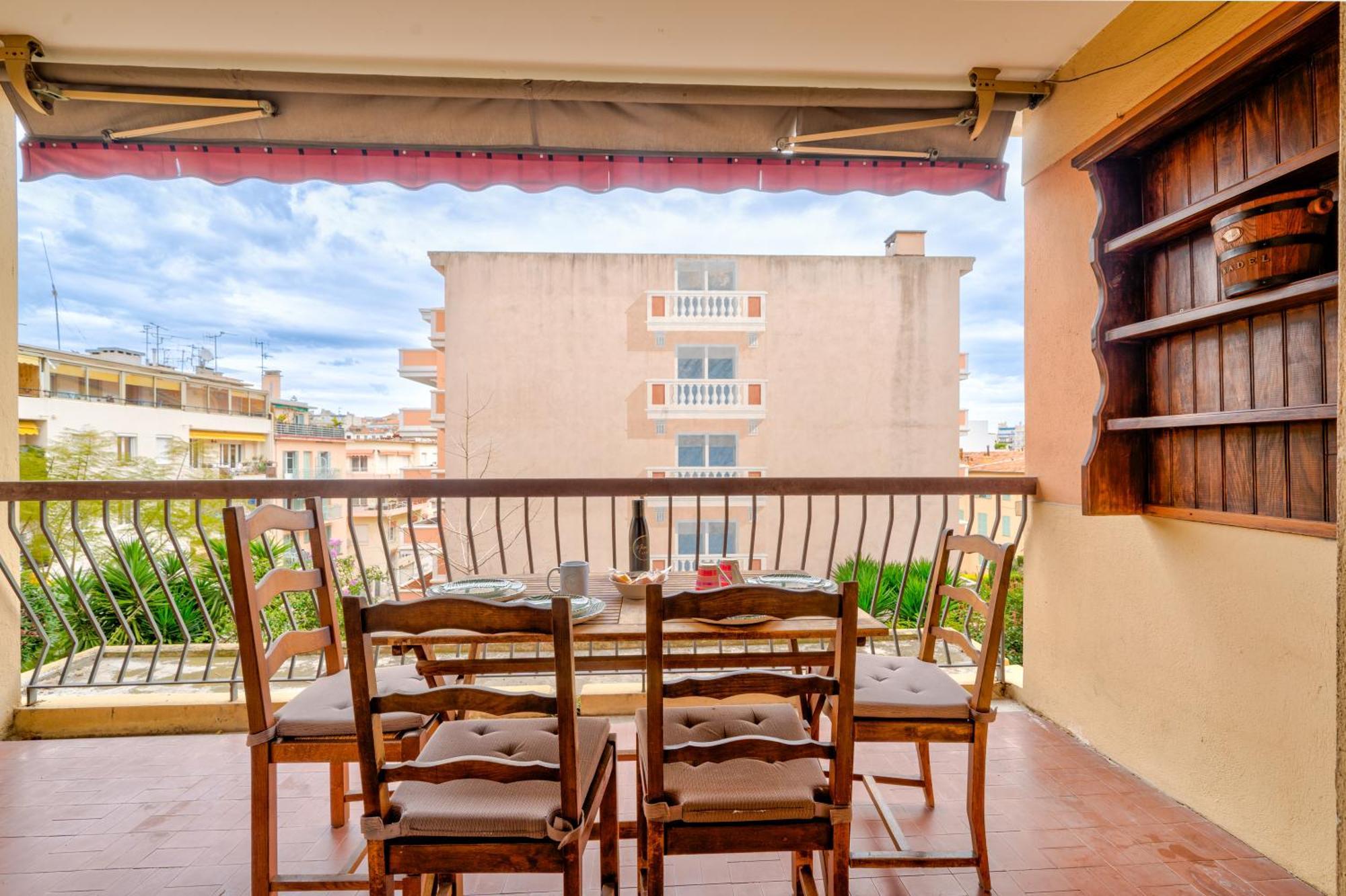 Apartment Grand 3 Pieces Calme - - Garage Nice
