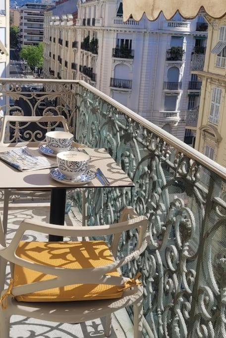 Apartment From 1882, Romantic Flat, In The Golden Square Nice