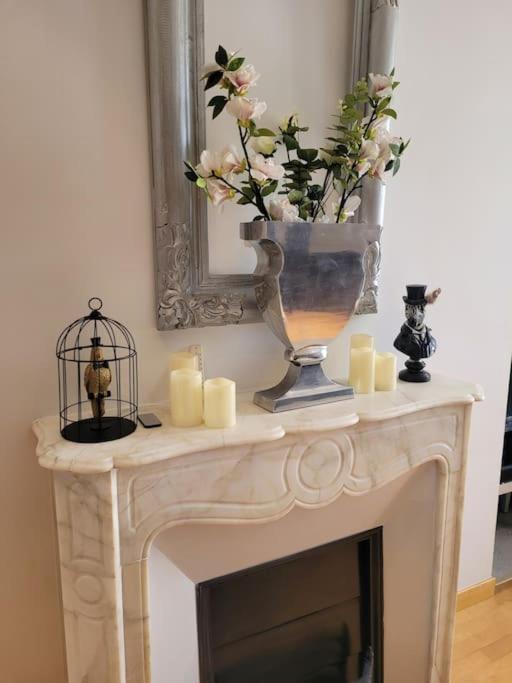 From 1882, Romantic Flat, In The Golden Square Apartment