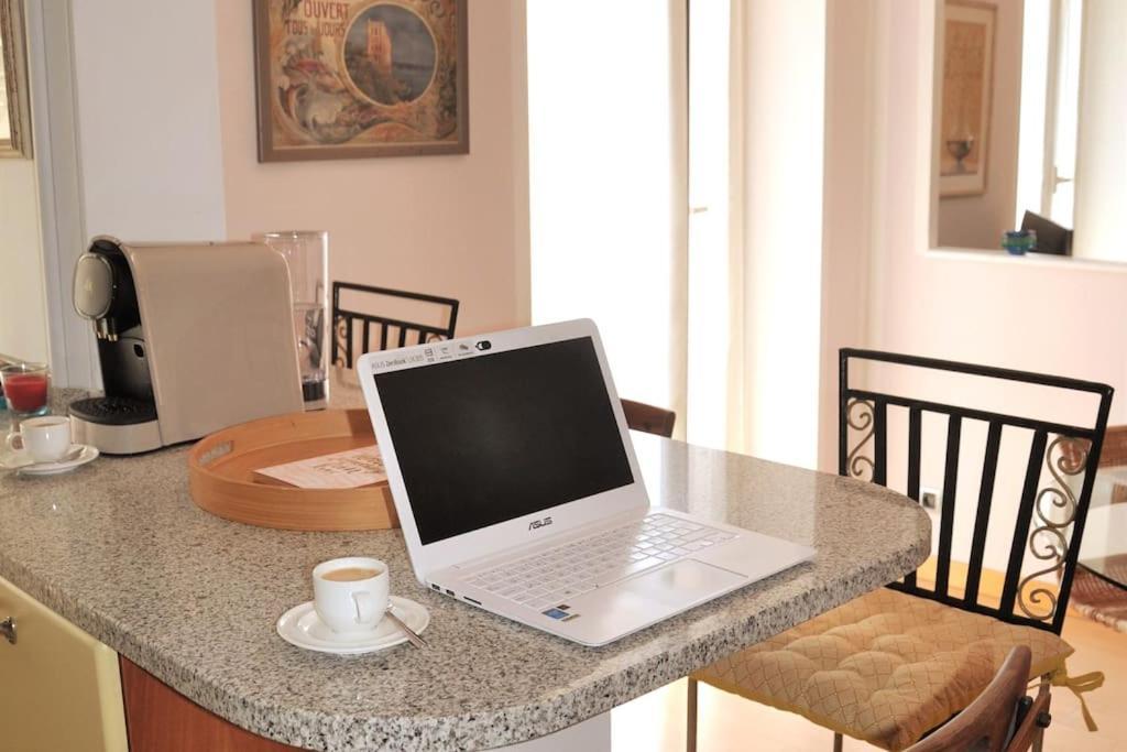 From 1882, Romantic Flat, In The Golden Square Apartment *